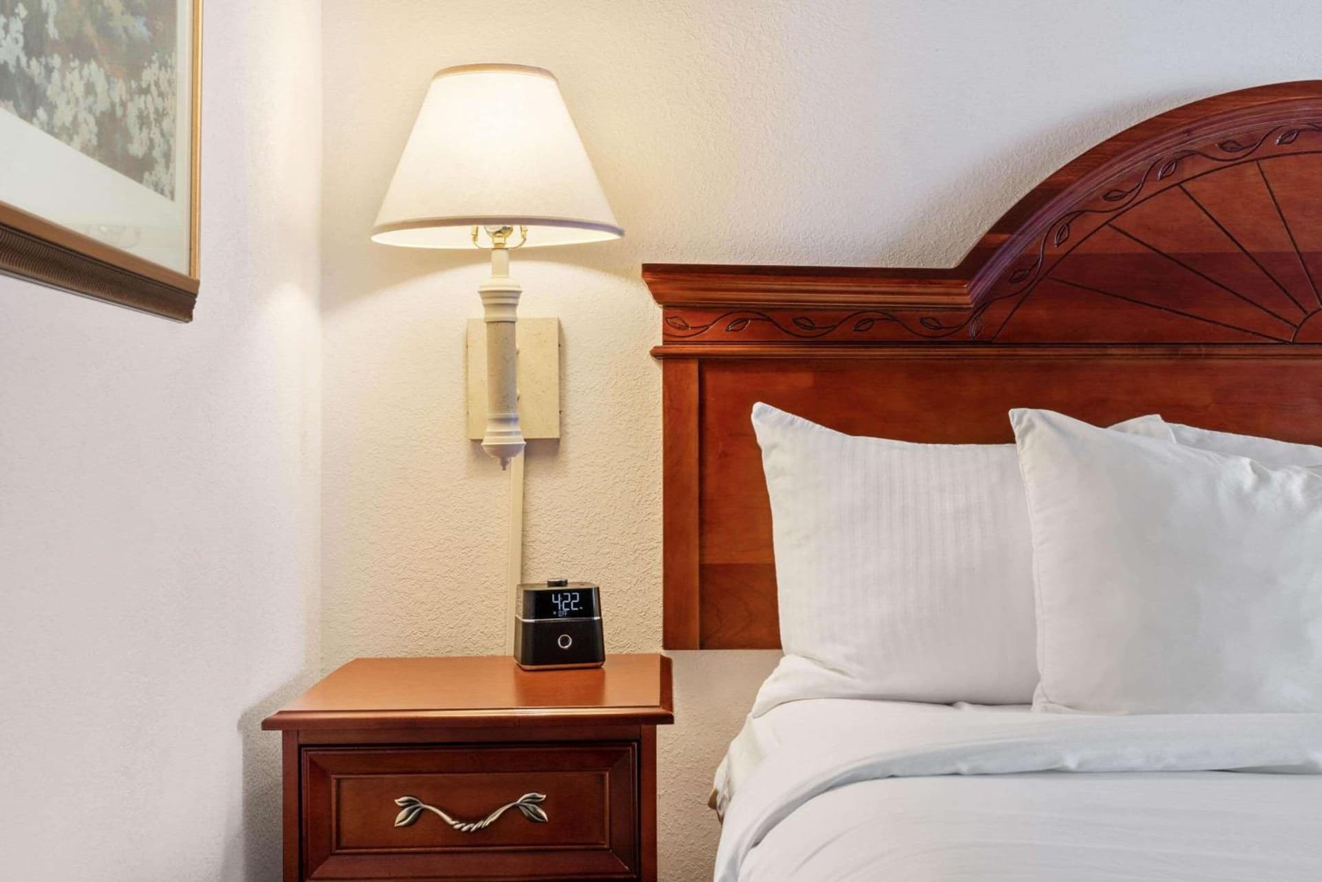 La Quinta Inn and Suites Fort Myers I-75 interior in Fort Myers, FL — gallery photo 2