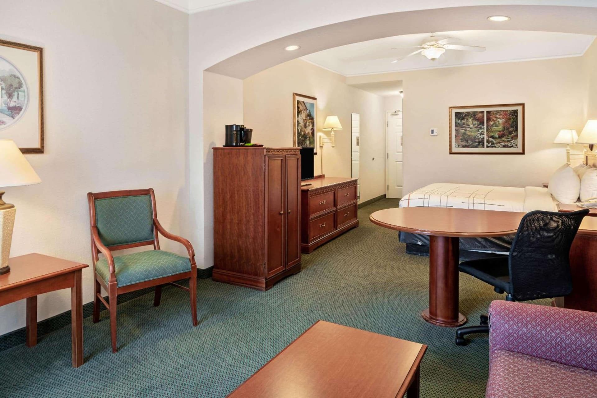 La Quinta Inn and Suites Fort Myers I-75 gallery photo in Fort Myers, FL — image 11