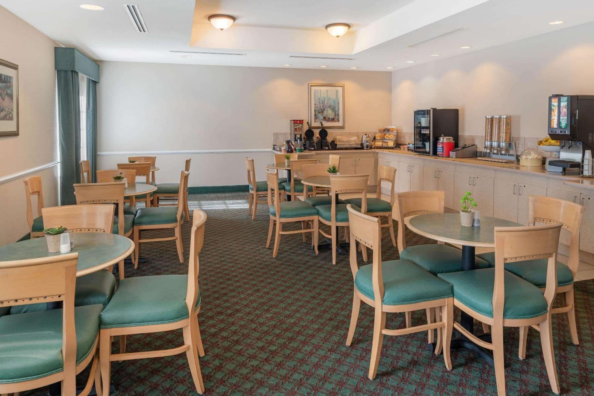 La Quinta Inn and Suites Fort Myers I-75 gallery photo in Fort Myers, FL — image 10