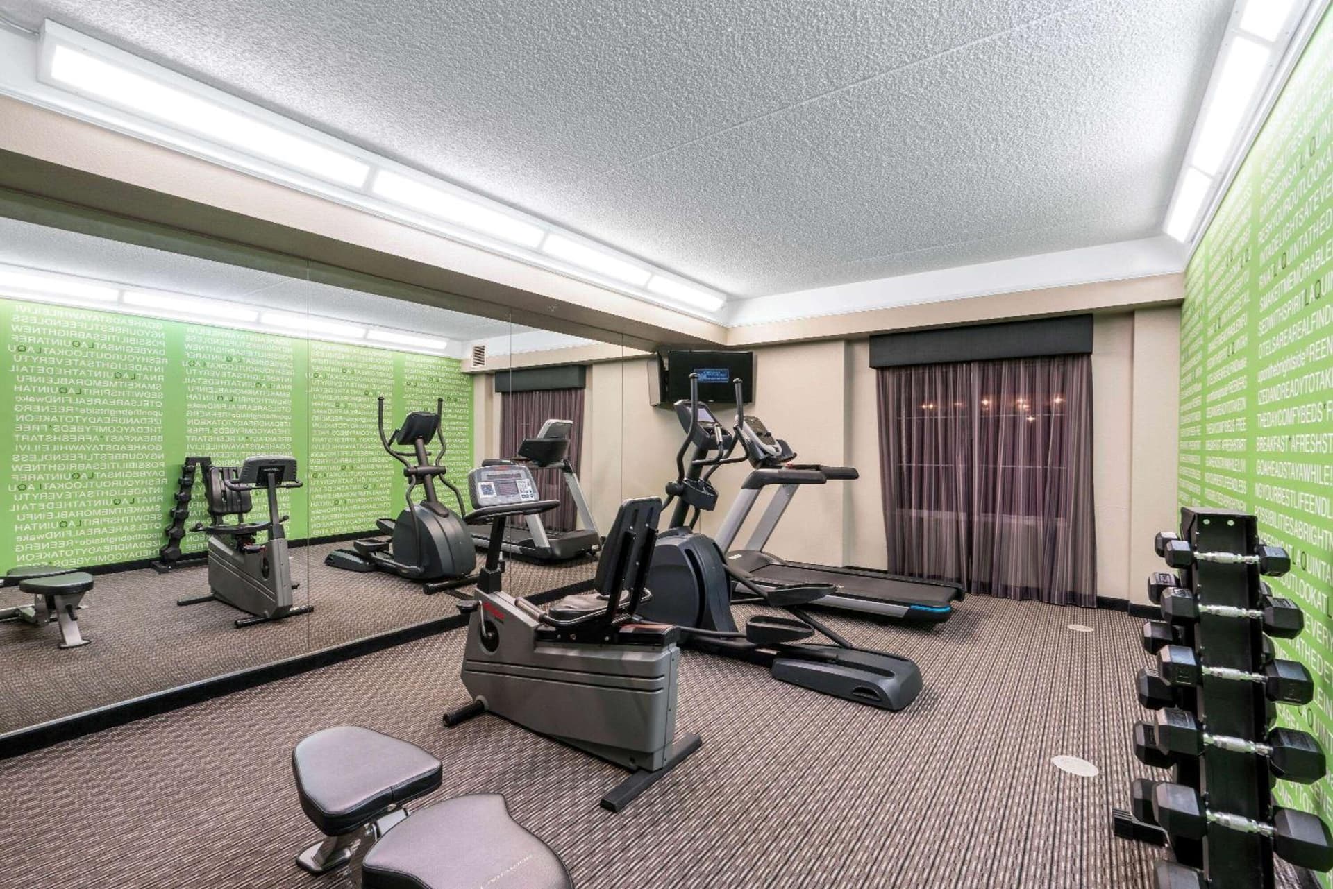 La Quinta Inn & Suites by Wyndham Mesa Superstition Springs gallery photo in Mesa, AZ — image 40