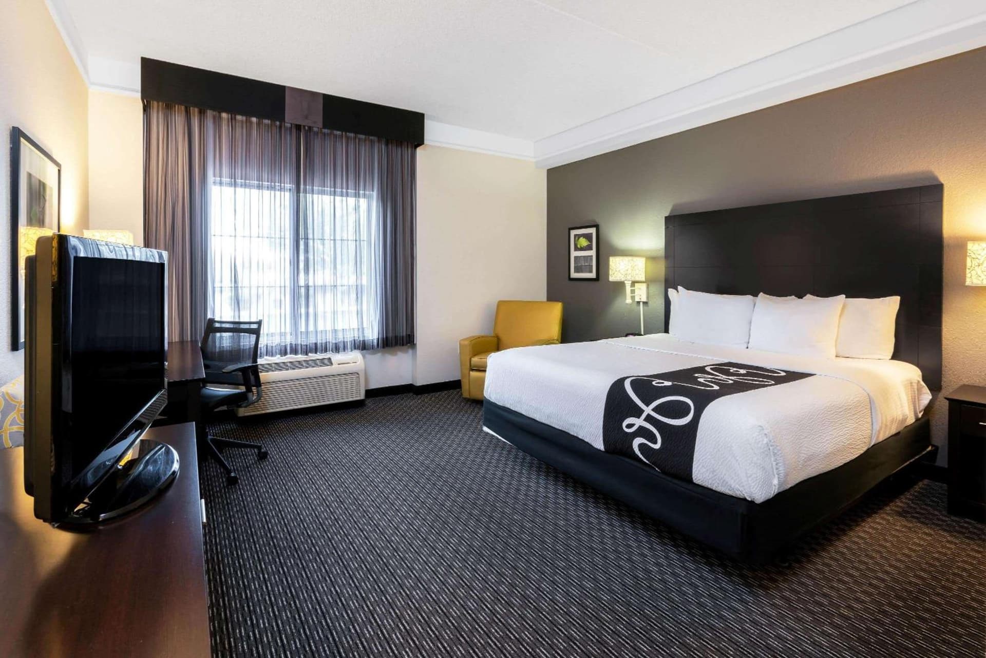 La Quinta Inn & Suites by Wyndham Mesa Superstition Springs gallery photo in Mesa, AZ — image 14
