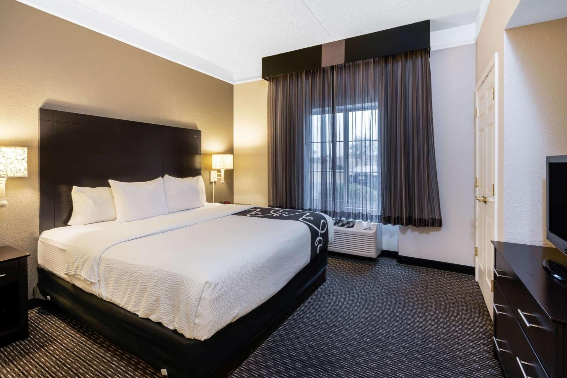 La Quinta Inn & Suites by Wyndham Mesa Superstition Springs gallery photo in Mesa, AZ — image 6