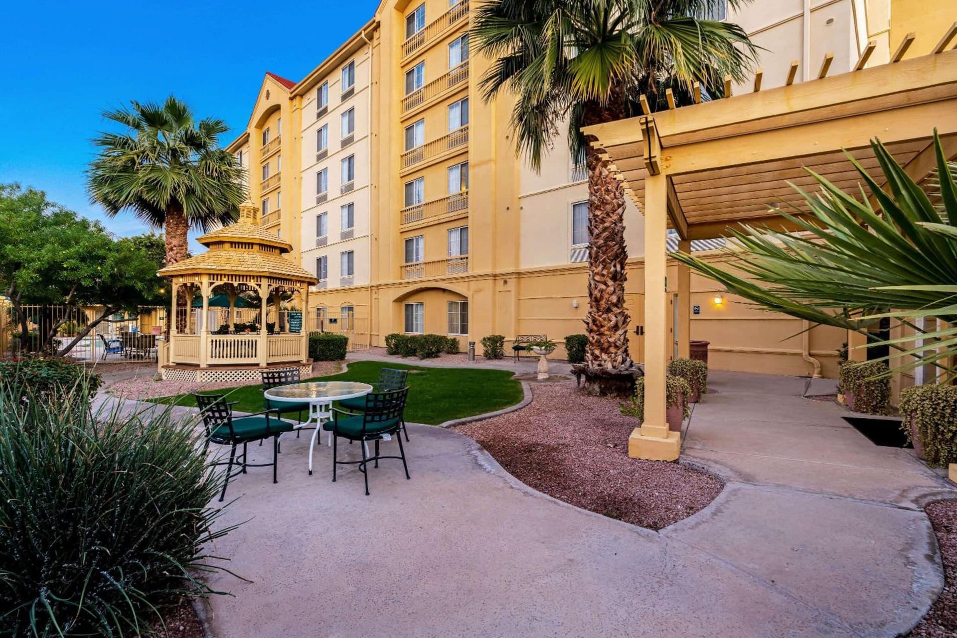 La Quinta Inn & Suites by Wyndham Mesa Superstition Springs gallery photo in Mesa, AZ — image 26