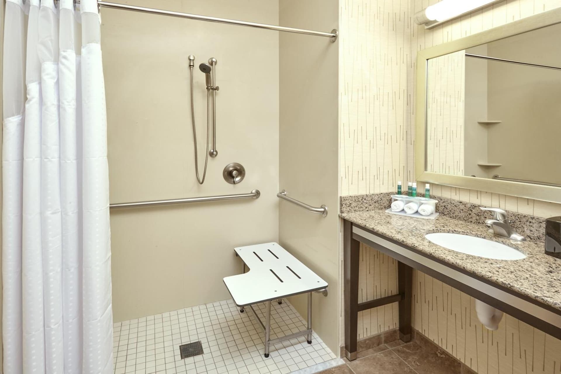 Holiday Inn Express Hotel & Suites Columbia Univ Area-Hwy 63 by IHG gallery photo in Columbia, MO — image 17