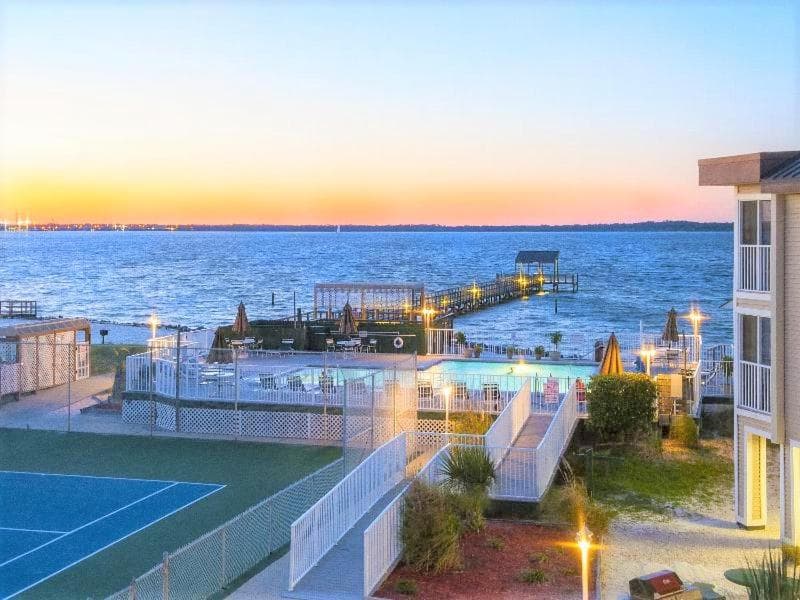 GetAways at Soundside Holiday Beach Resort property views in Pensacola Beach — gallery photo 3