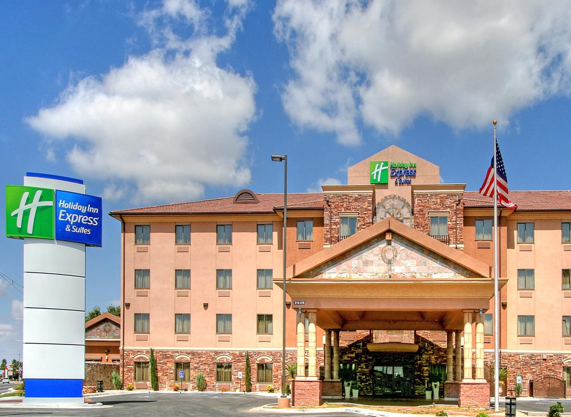 Holiday Inn Express Hotel & Suites Las Cruces by IHG interior in Las Cruces, NM — gallery photo 2