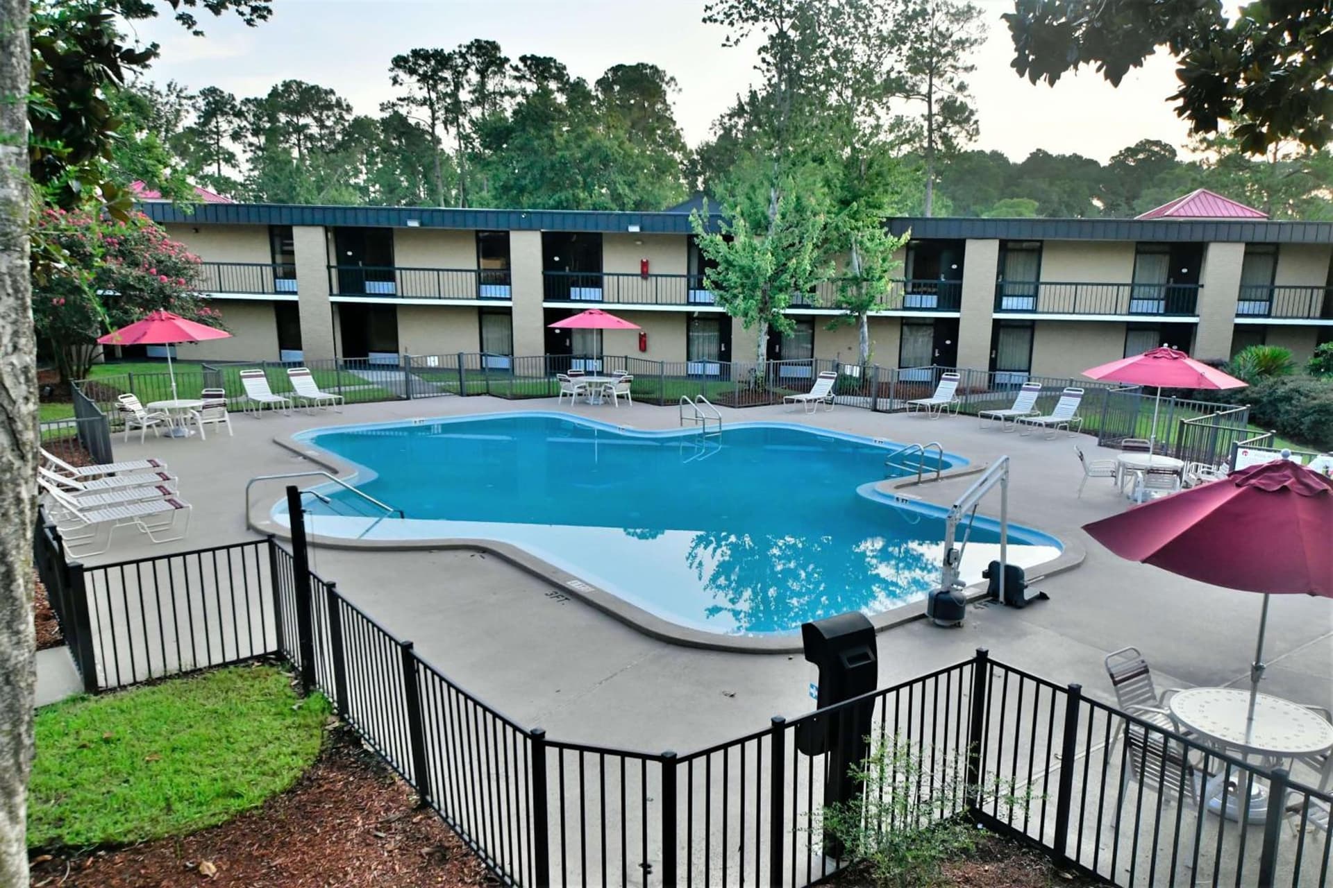 Ramada by Wyndham Jacksonville Hotel & Conference Center gallery photo in Jacksonville, FL — image 13