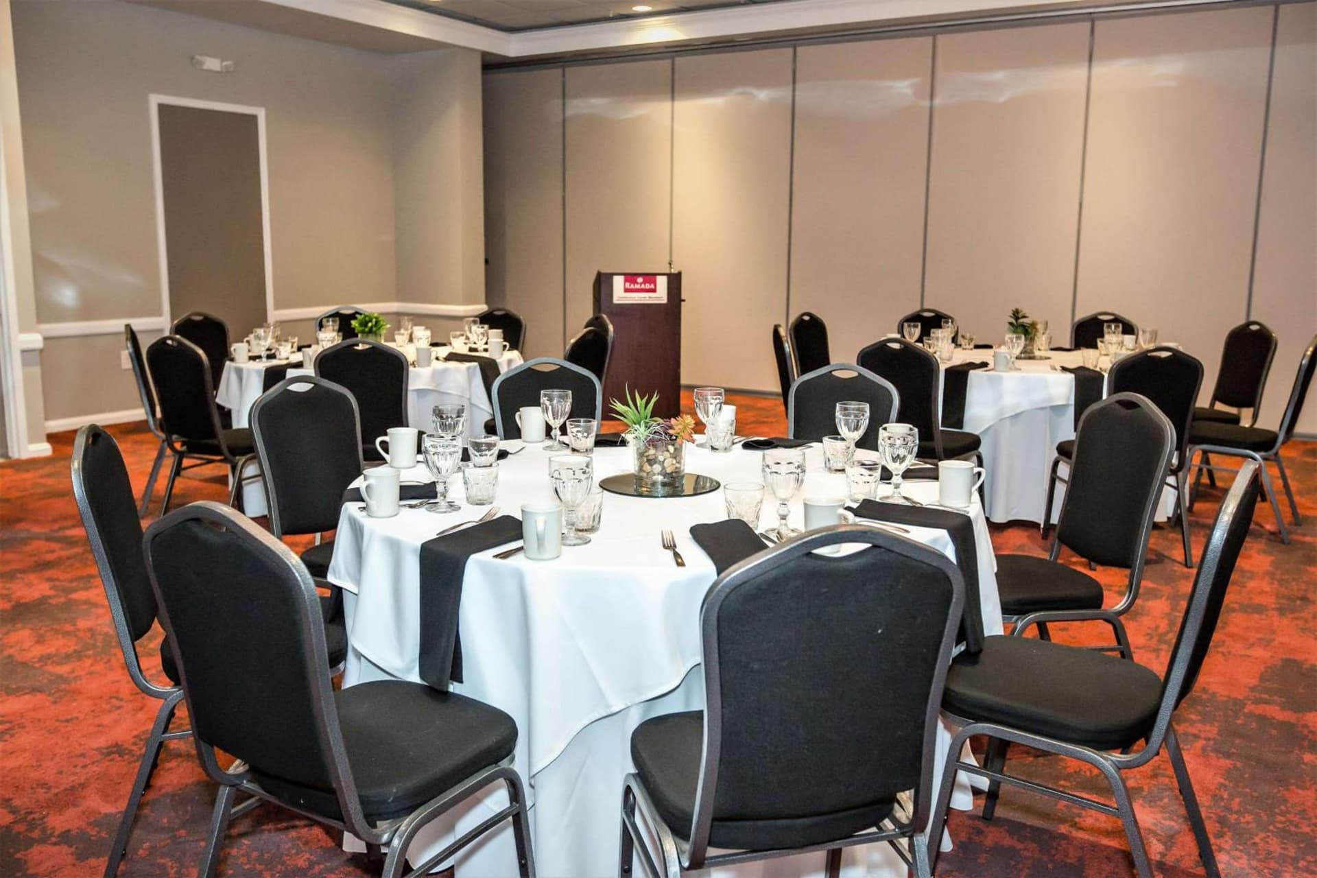 Ramada by Wyndham Jacksonville Hotel & Conference Center gallery photo in Jacksonville, FL — image 71