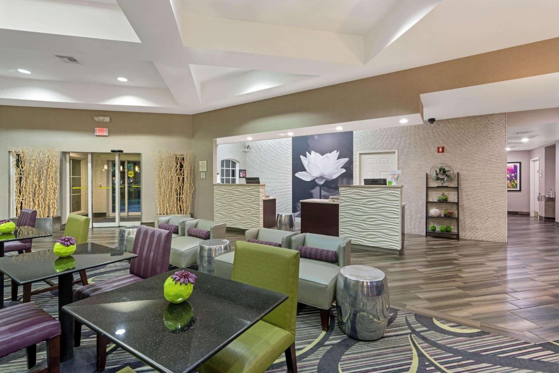 La Quinta Inn & Suites by Wyndham Phoenix Scottsdale gallery photo in Scottsdale, AZ — image 32