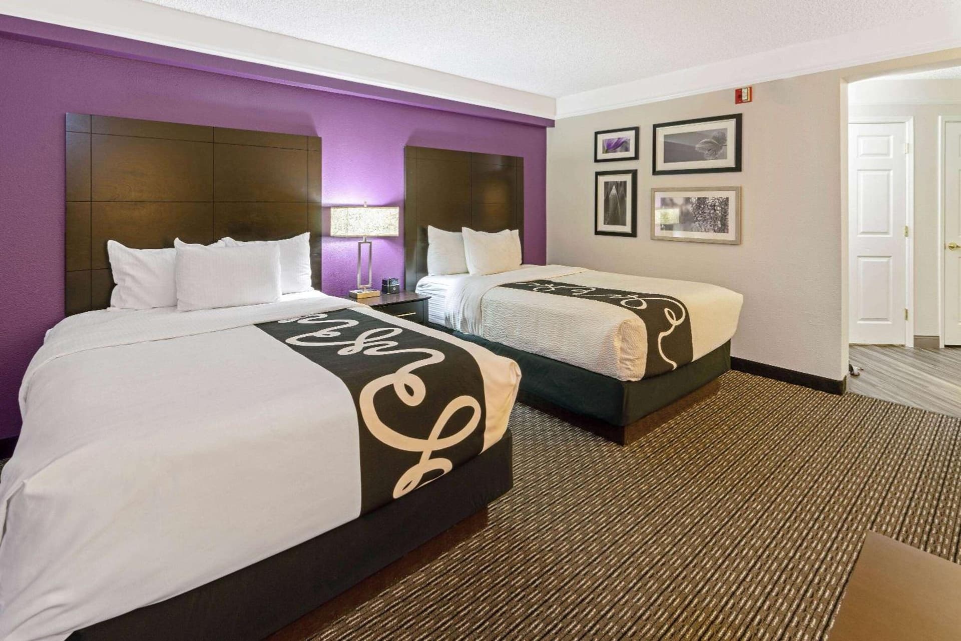 La Quinta Inn & Suites by Wyndham Phoenix Scottsdale gallery photo in Scottsdale, AZ — image 10
