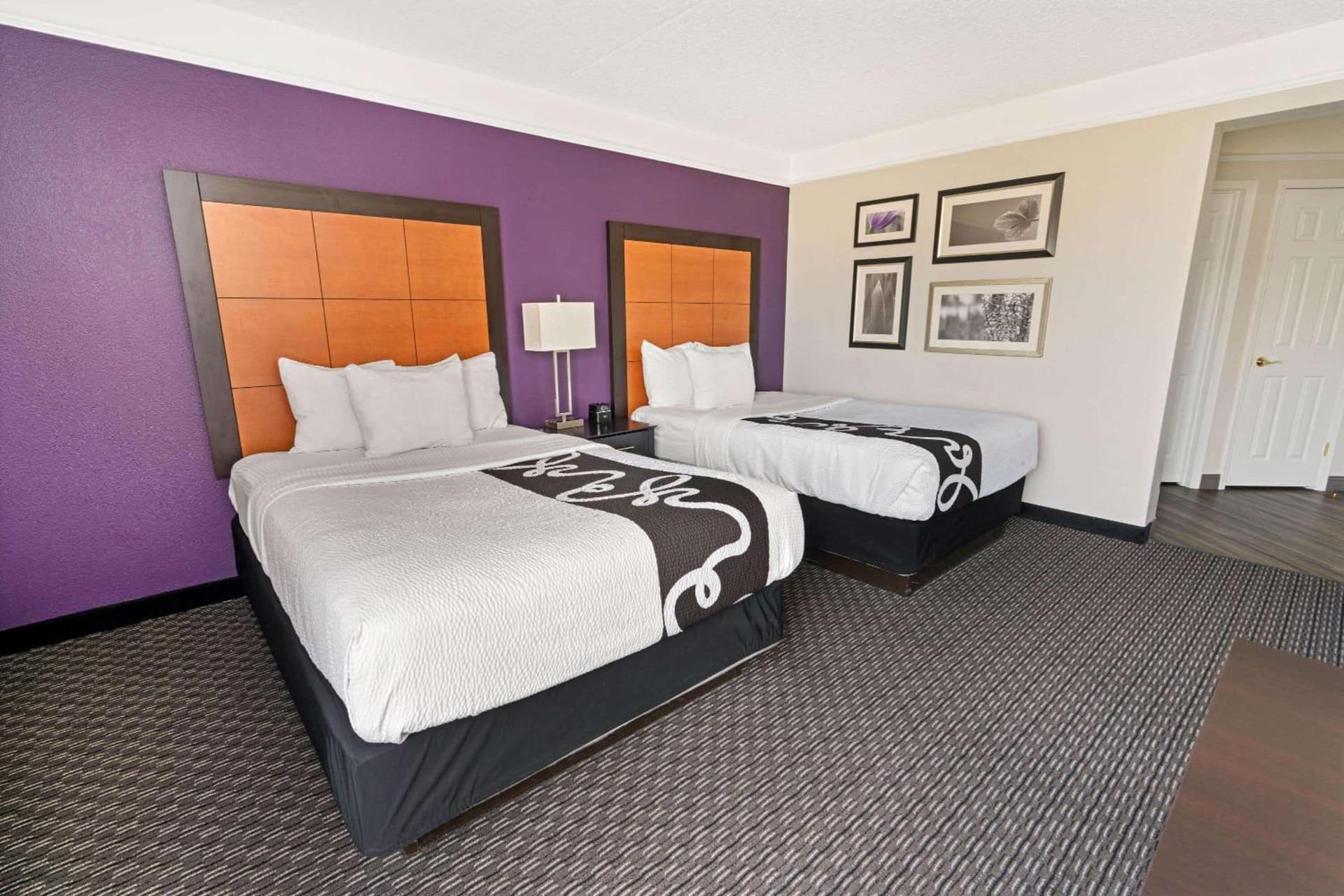 La Quinta Inn & Suites by Wyndham Phoenix Scottsdale gallery photo in Scottsdale, AZ — image 33