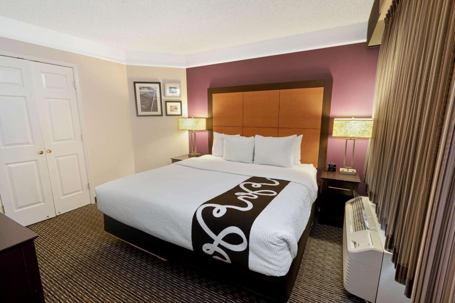 La Quinta Inn & Suites by Wyndham Phoenix Scottsdale gallery photo in Scottsdale, AZ — image 31