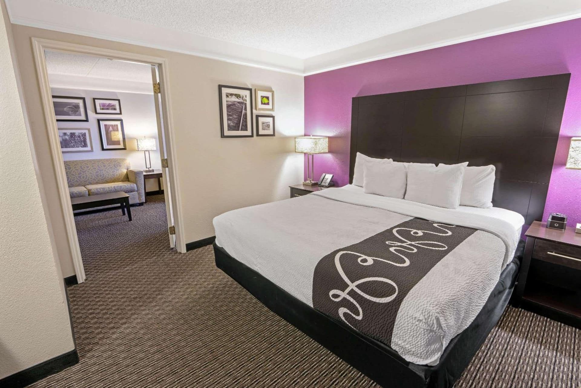 La Quinta Inn & Suites by Wyndham Phoenix Scottsdale gallery photo in Scottsdale, AZ — image 7