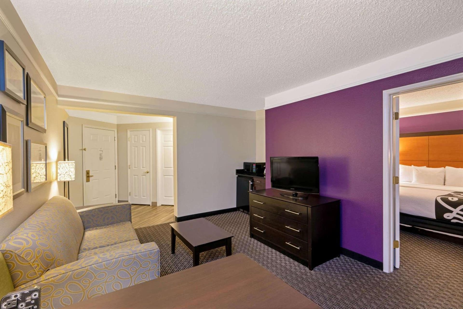 La Quinta Inn & Suites by Wyndham Phoenix Scottsdale gallery photo in Scottsdale, AZ — image 19