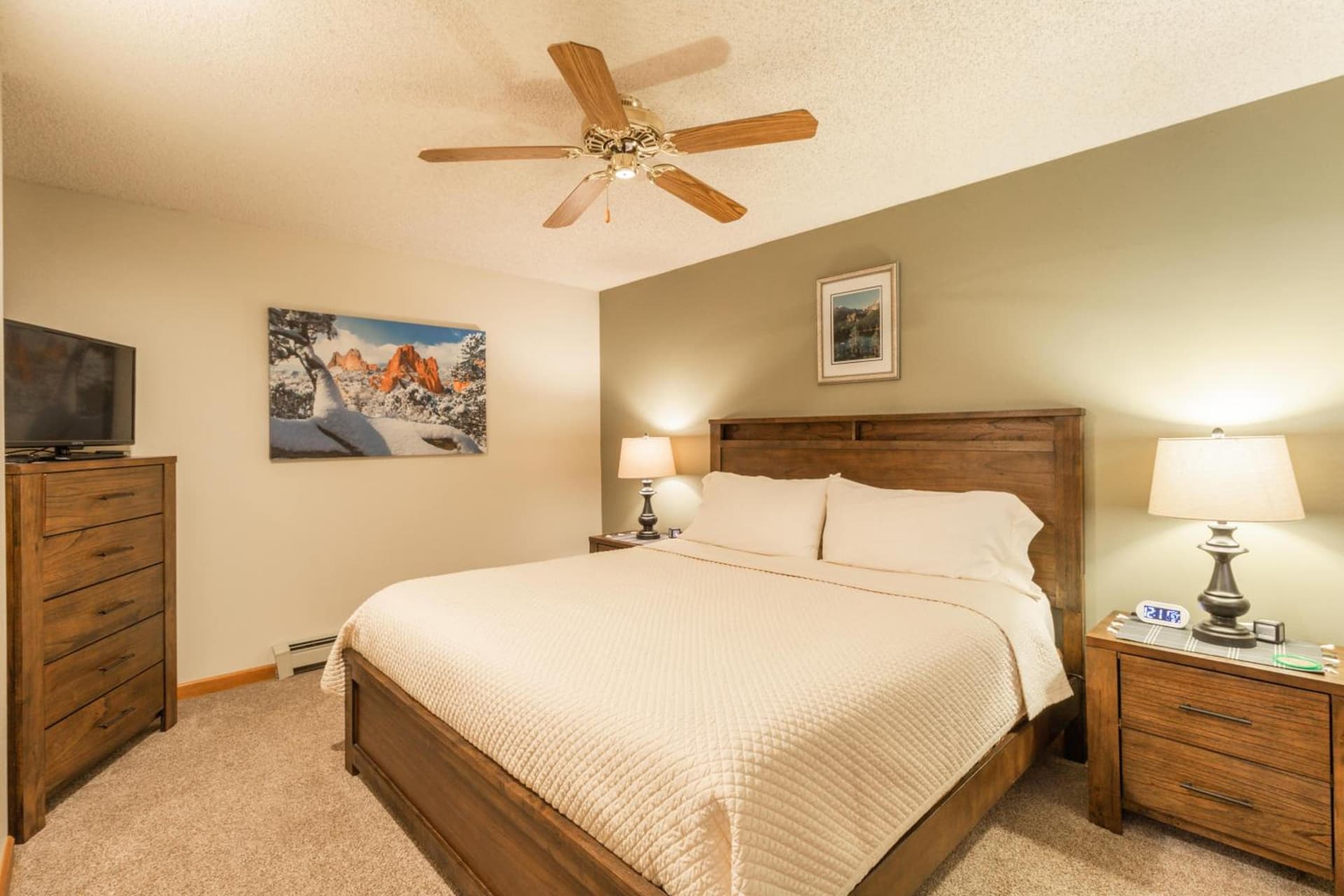 Woodlands on Fall River interior in Estes Park, CO — gallery photo 2