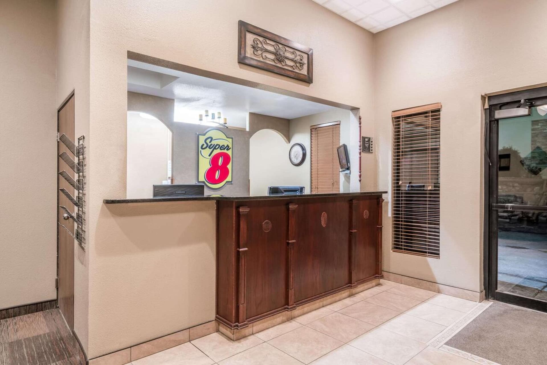 Super 8 by Wyndham Bismarck property views in Bismarck, ND — gallery photo 3