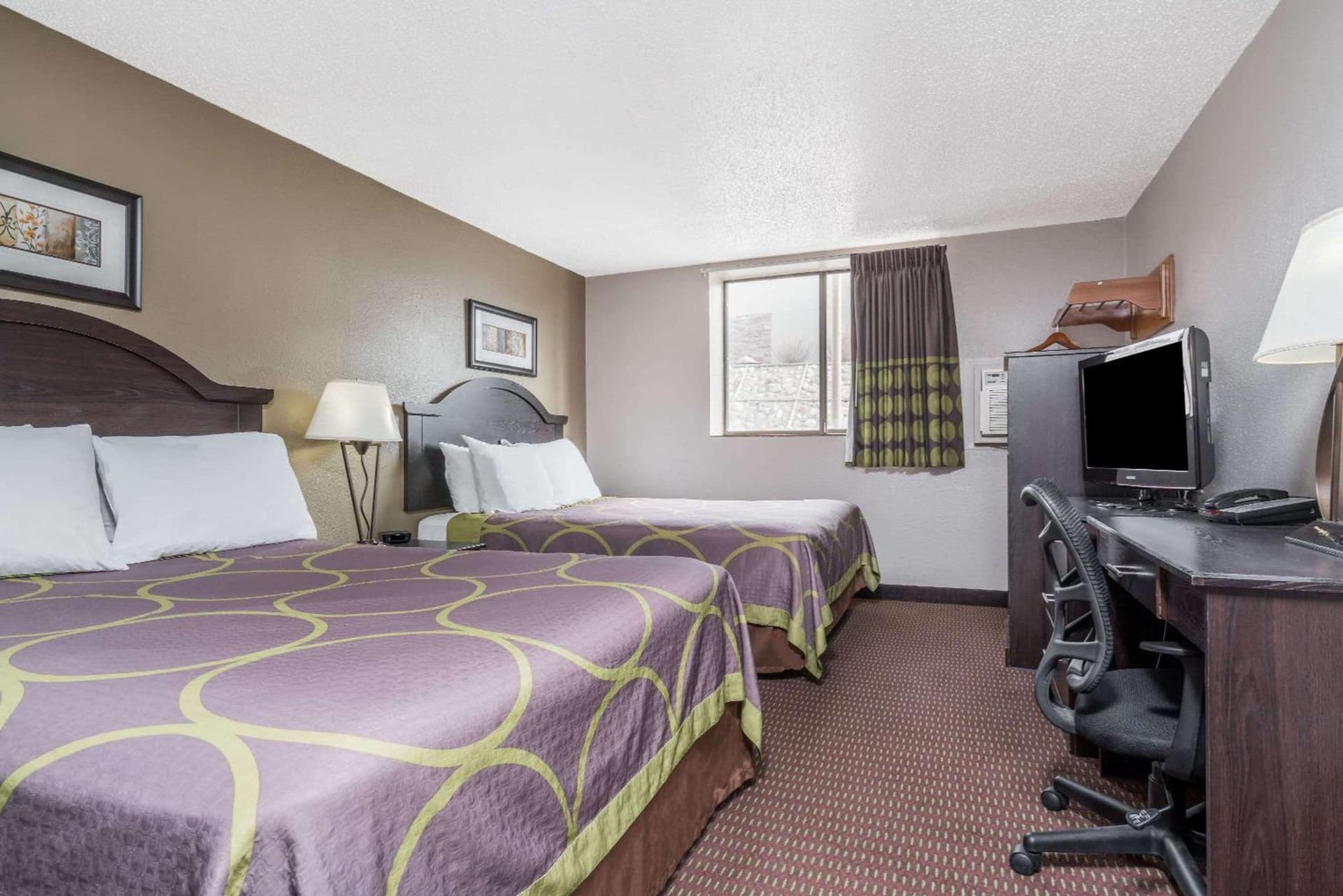 Super 8 by Wyndham Bismarck gallery photo in Bismarck, ND — image 21