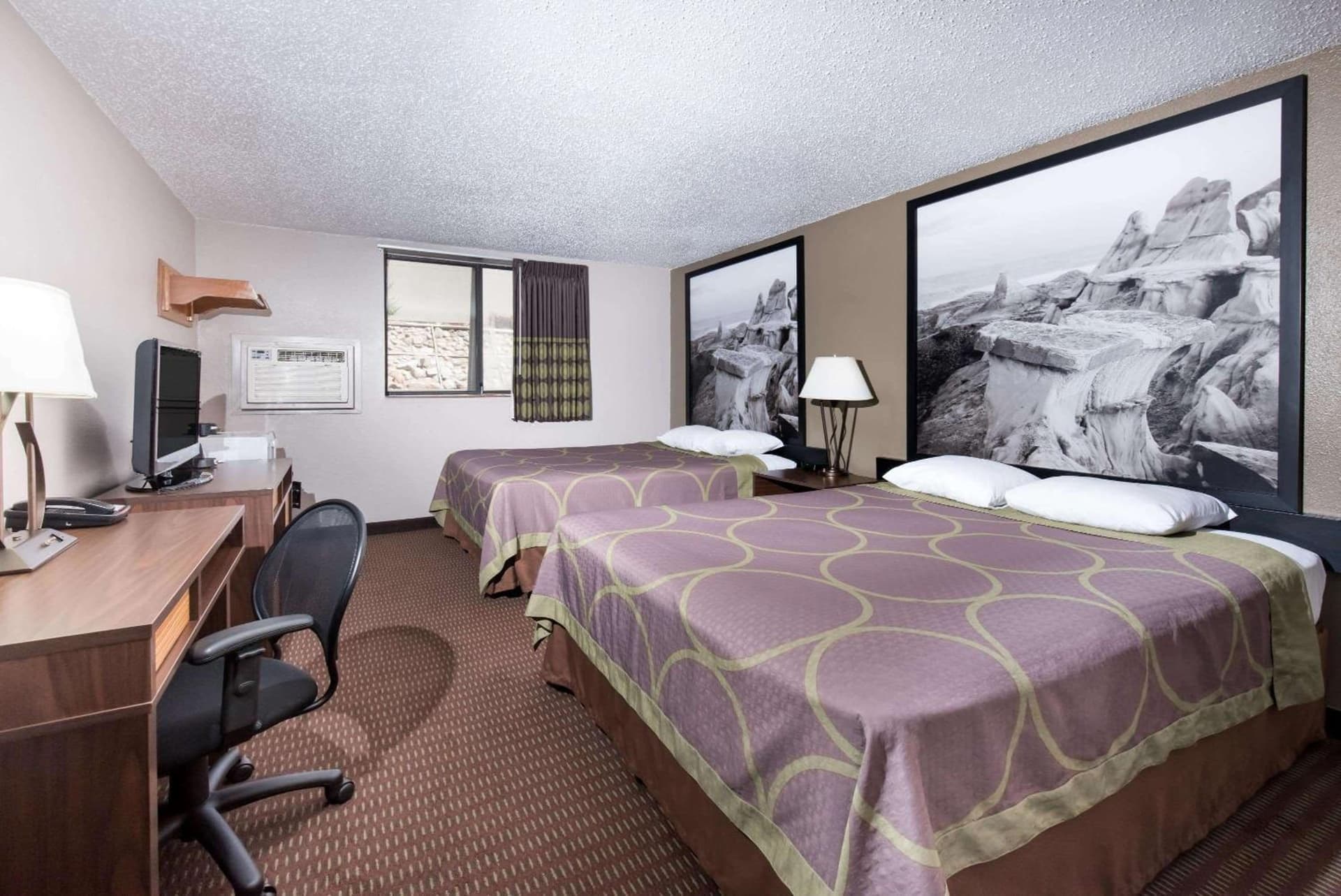 Super 8 by Wyndham Bismarck gallery photo in Bismarck, ND — image 19