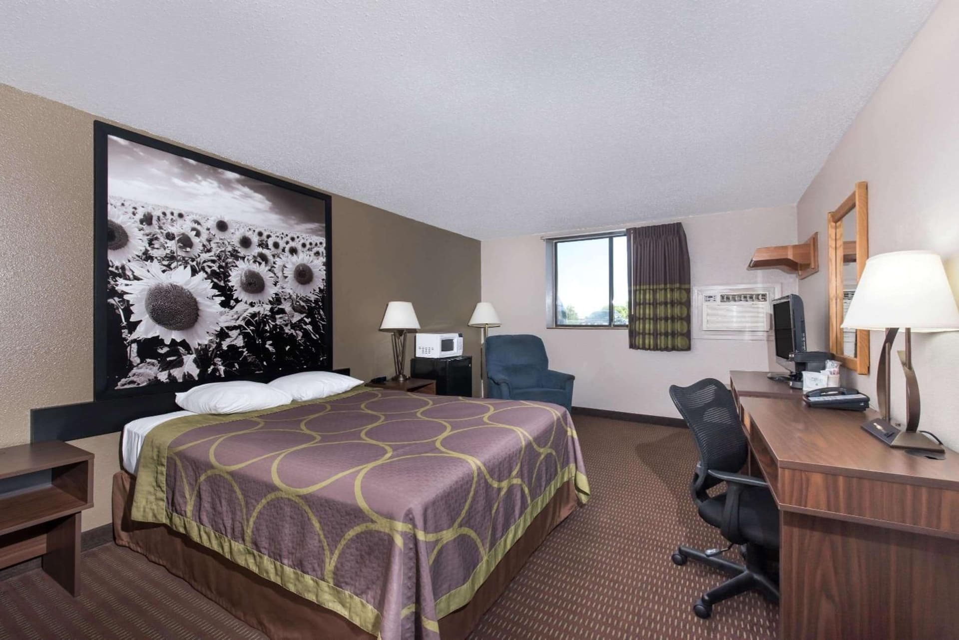 Super 8 by Wyndham Bismarck gallery photo in Bismarck, ND — image 27