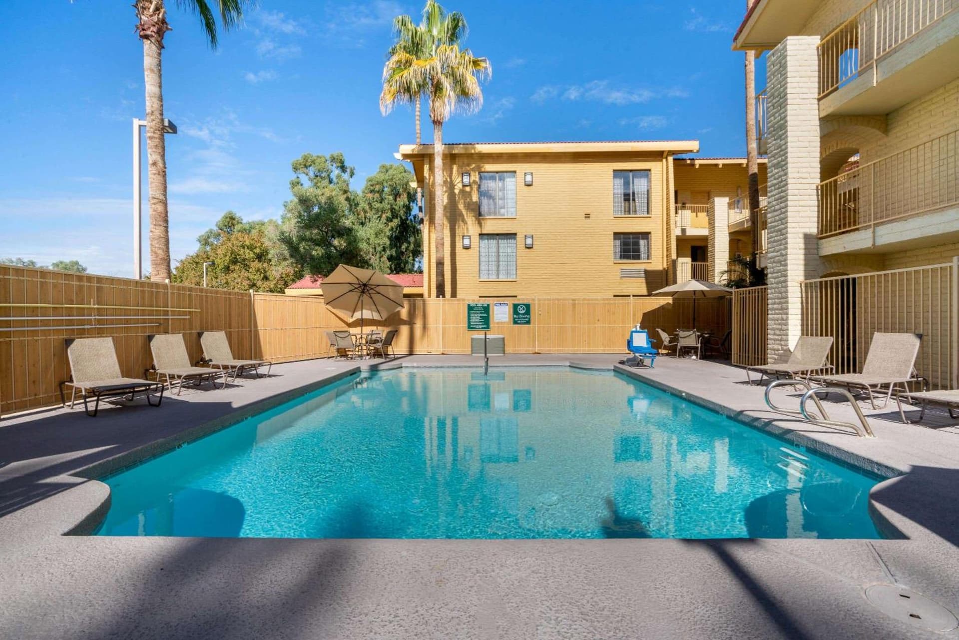 La Quinta Inn by Wyndham Phoenix Sky Harbor Airport gallery photo in Tempe, AZ — image 34