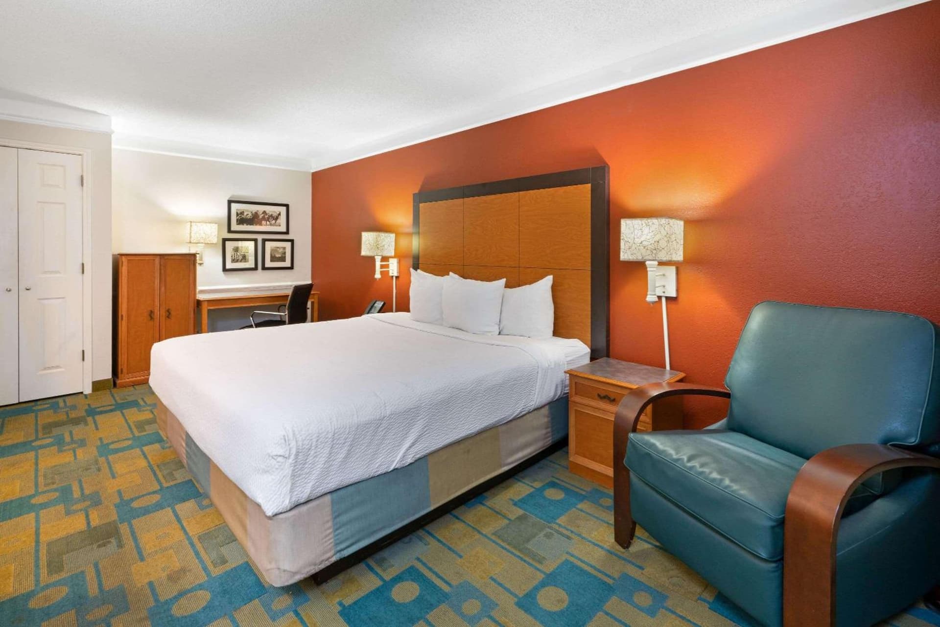 La Quinta Inn by Wyndham Phoenix Sky Harbor Airport gallery photo in Tempe, AZ — image 36
