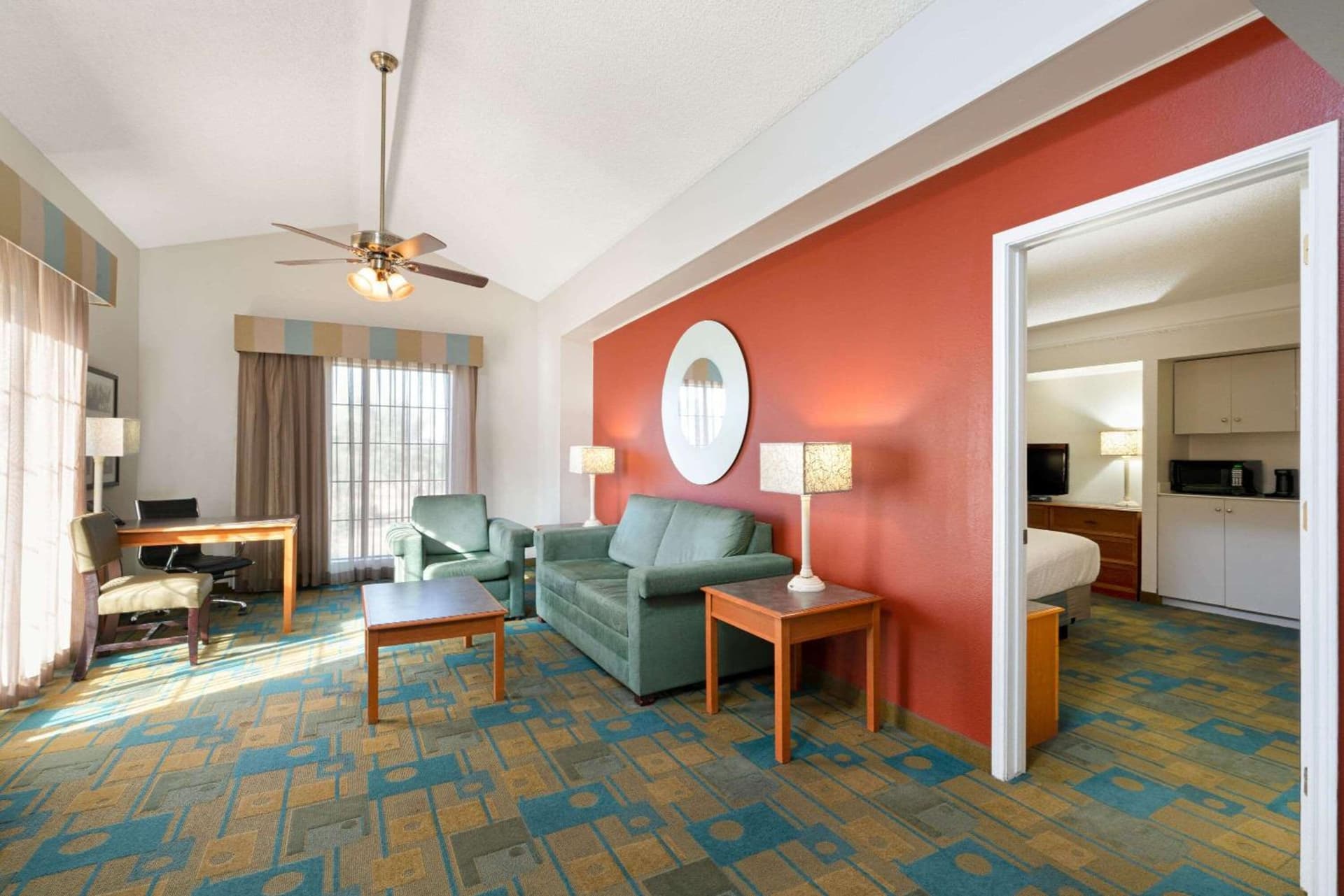 La Quinta Inn by Wyndham Phoenix Sky Harbor Airport gallery photo in Tempe, AZ — image 6