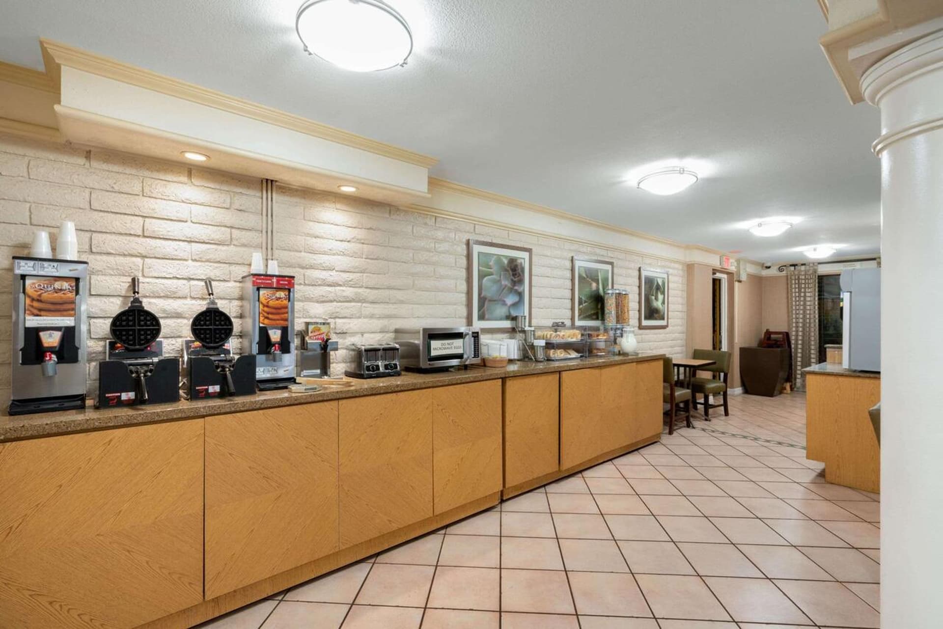 La Quinta Inn by Wyndham Phoenix Sky Harbor Airport gallery photo in Tempe, AZ — image 30