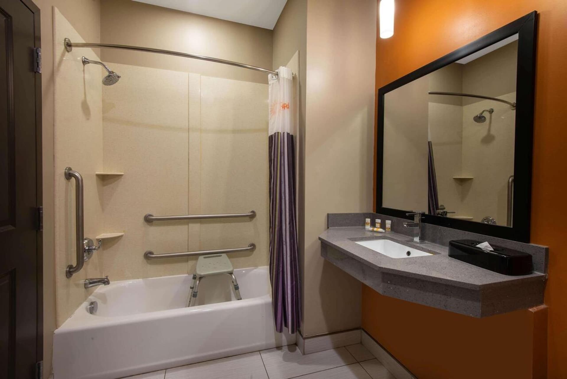 La Quinta by Wyndham Harrisburg-Hershey gallery photo in Harrisburg, PA — image 28