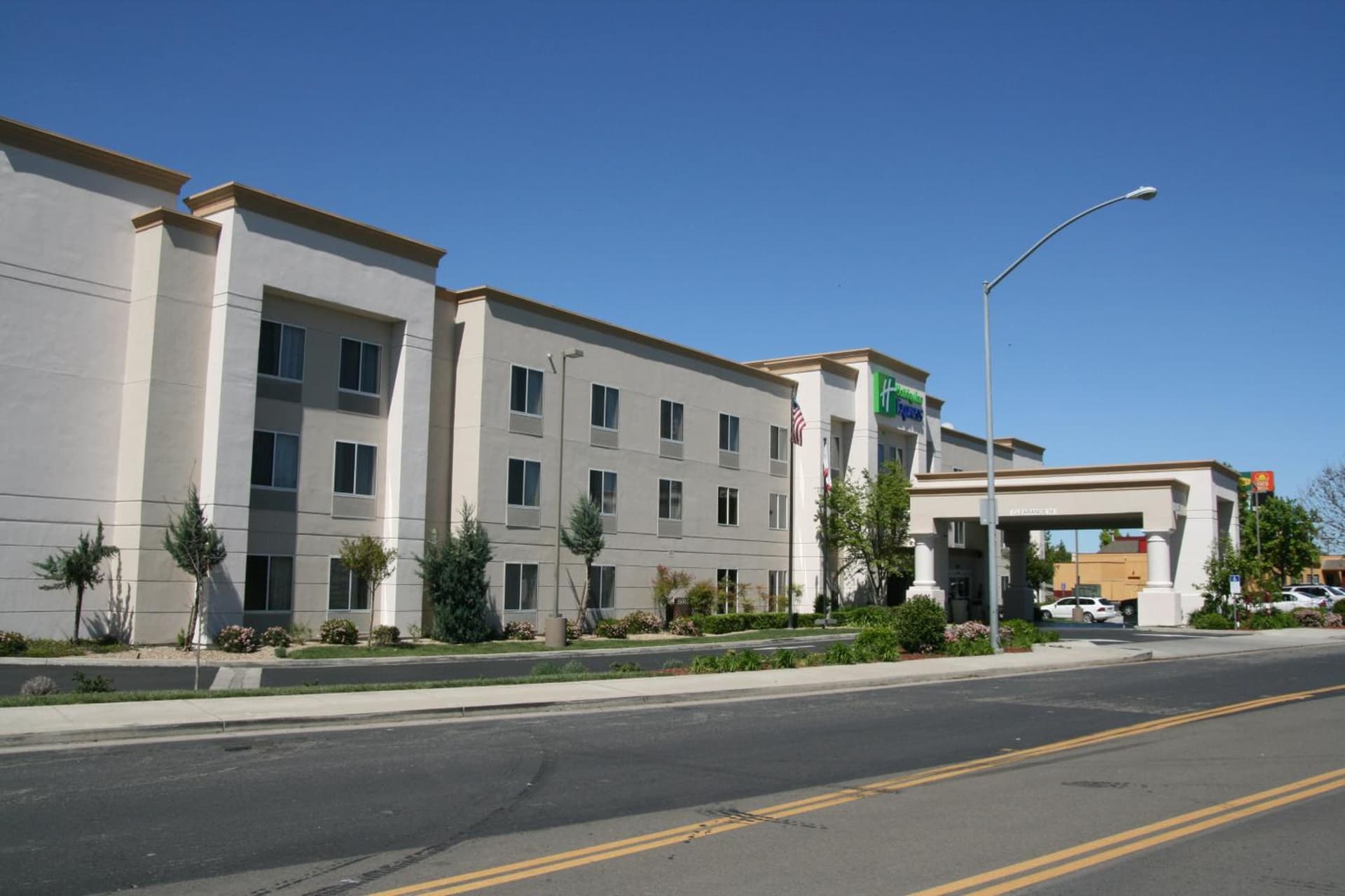 Holiday Inn Express Stockton Southeast by IHG interior in Stockton, CA — gallery photo 2