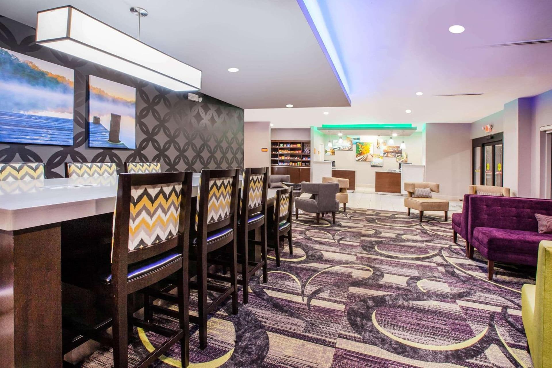 La Quinta Inn & Suites by Wyndham Elkhart gallery photo in Elkhart, IN — image 14