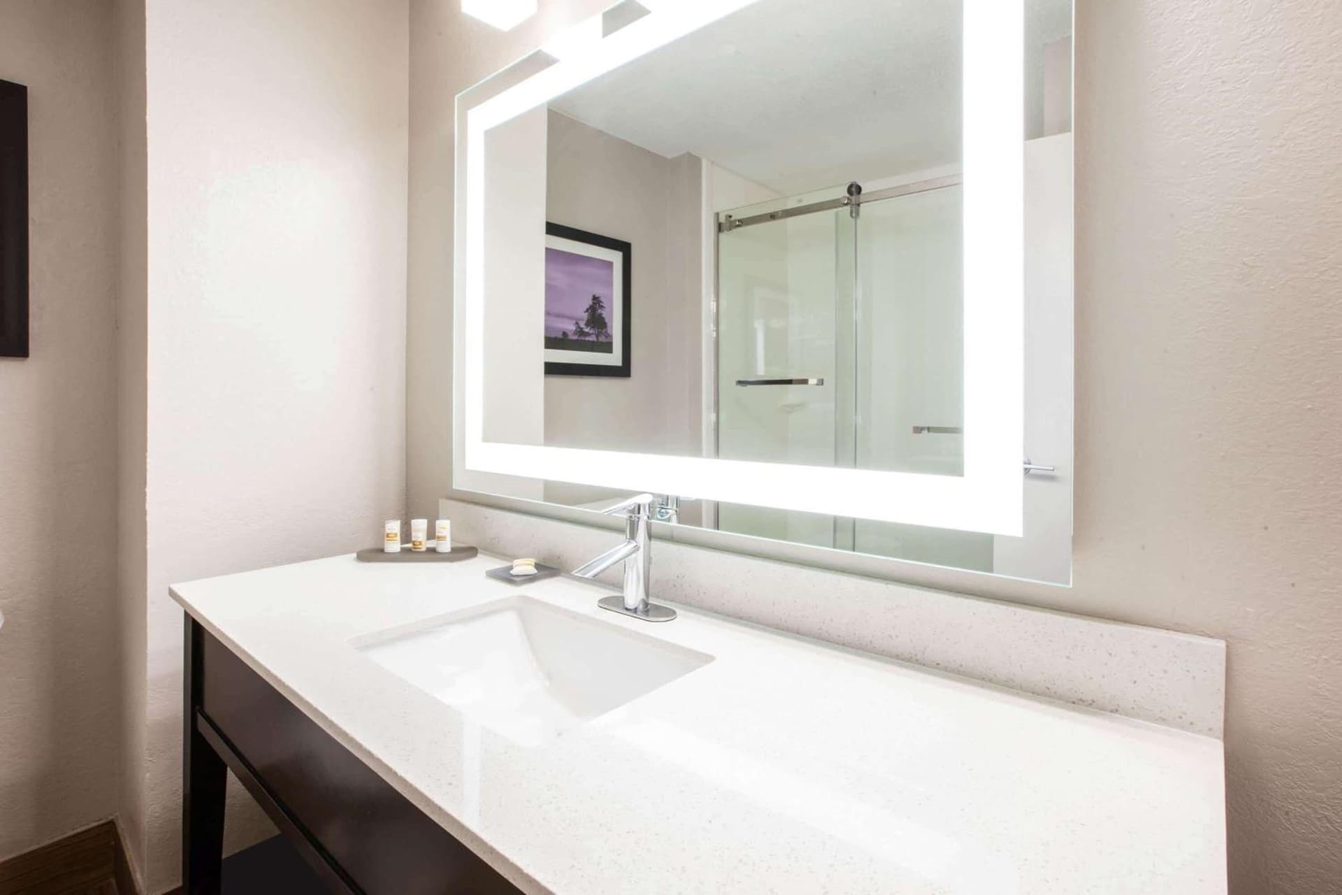 La Quinta Inn & Suites by Wyndham Elkhart gallery photo in Elkhart, IN — image 11