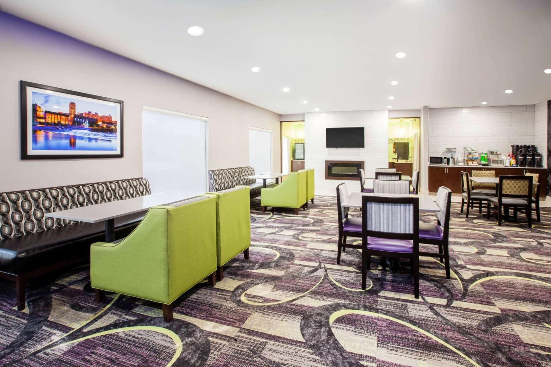 La Quinta Inn & Suites by Wyndham Elkhart gallery photo in Elkhart, IN — image 16