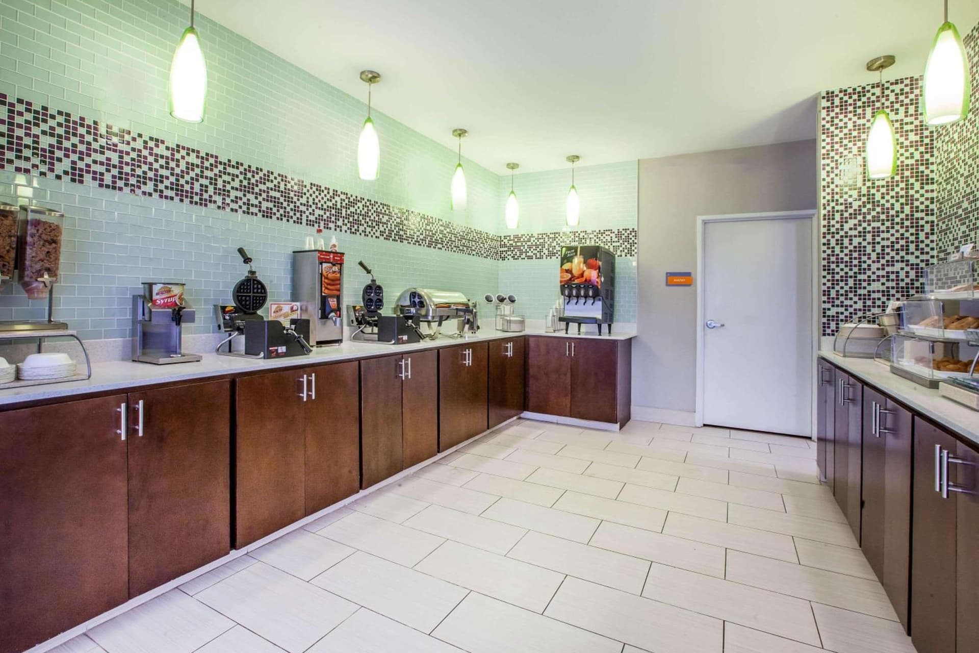 La Quinta Inn & Suites by Wyndham Elkhart gallery photo in Elkhart, IN — image 26