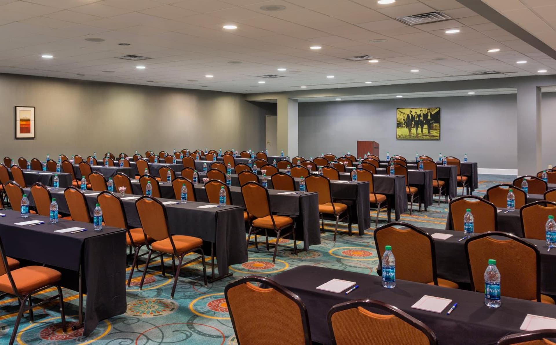 Holiday Inn Express Nashville-Downtown - Broadway by IHG gallery photo in Nashville, TN — image 7