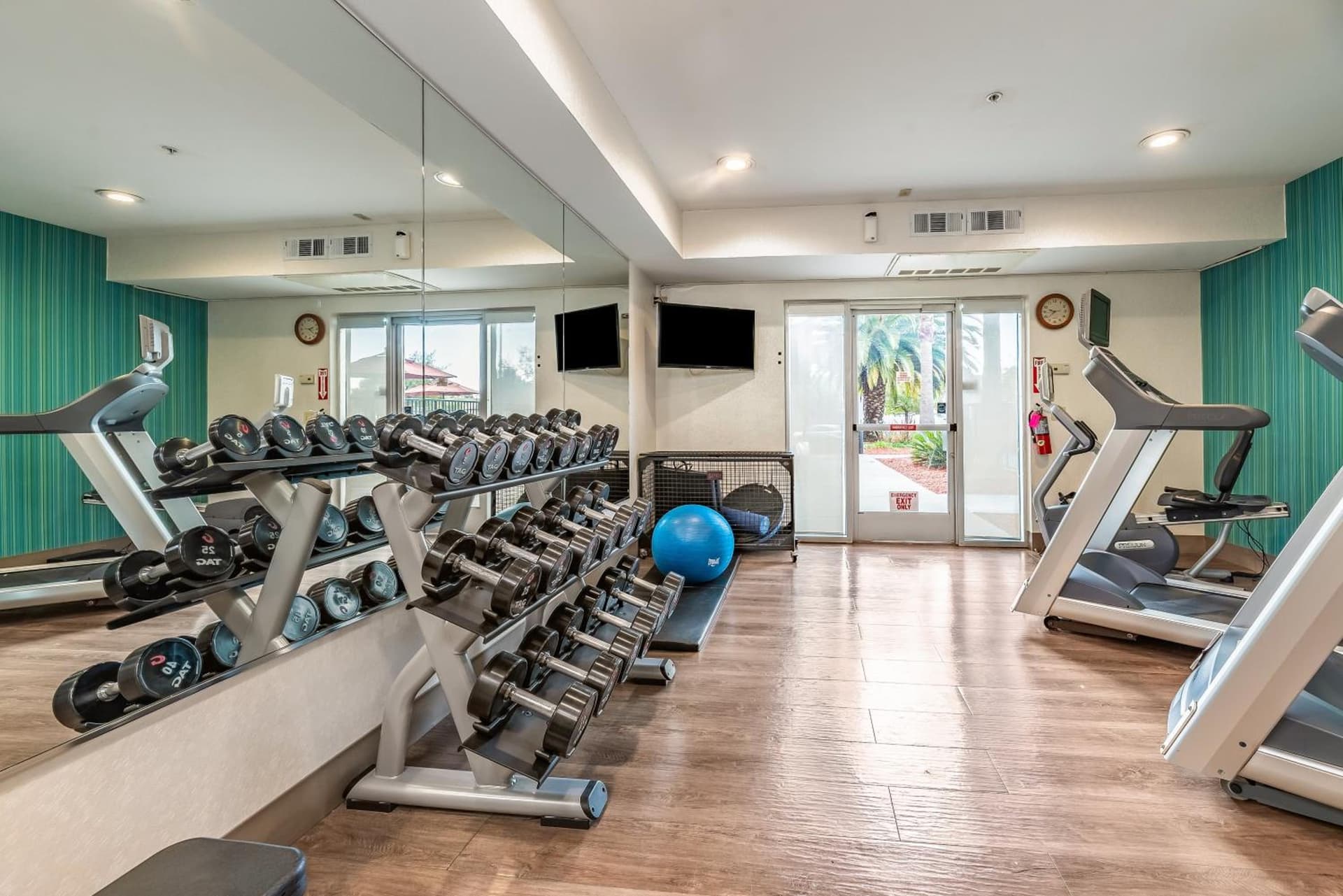 Holiday Inn Express Fremont - Milpitas Central by IHG gallery photo in Fremont, CA — image 90