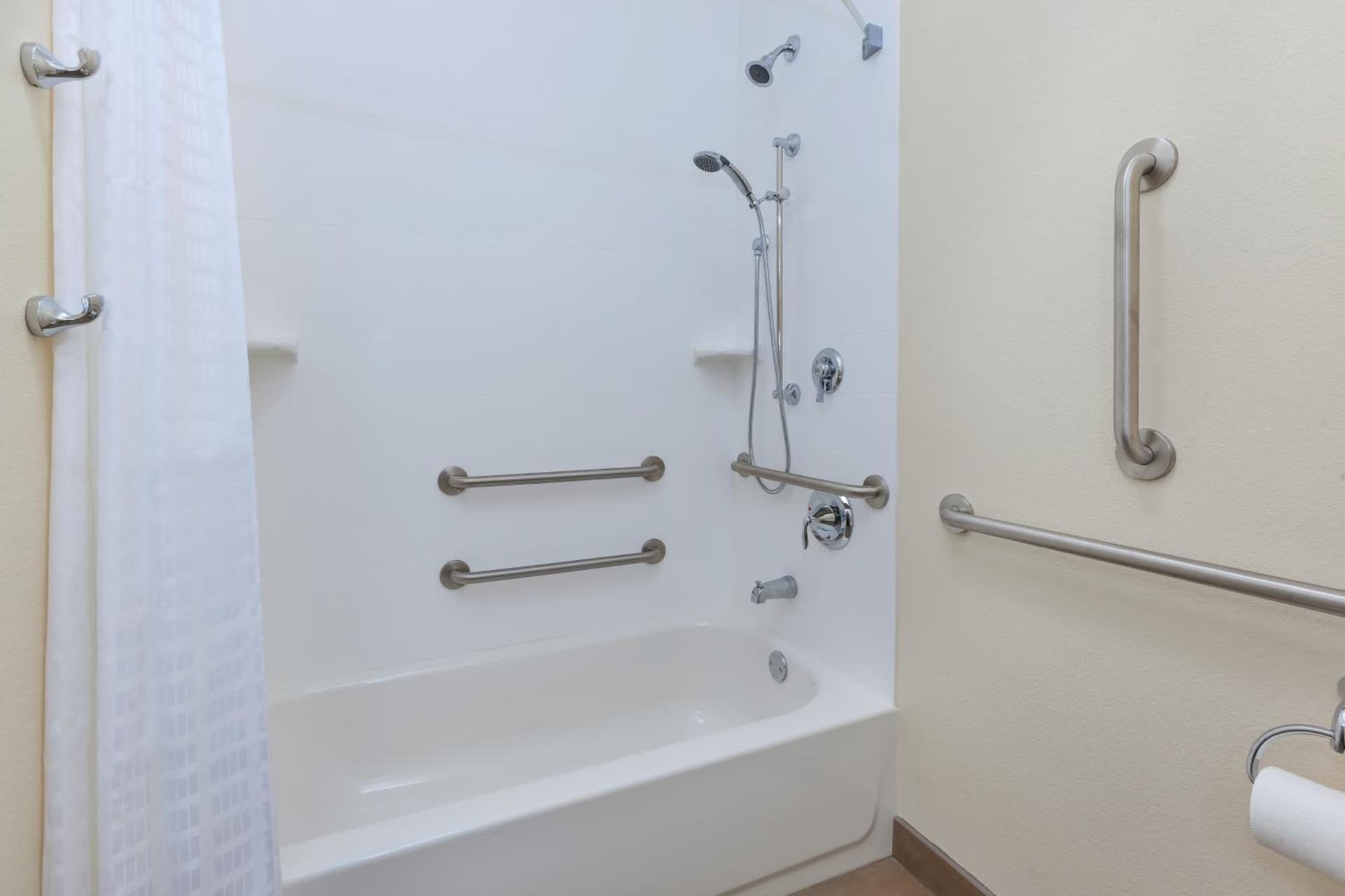 Candlewood Suites Louisville - NE Downtown Area by IHG interior in Louisville, KY — gallery photo 2