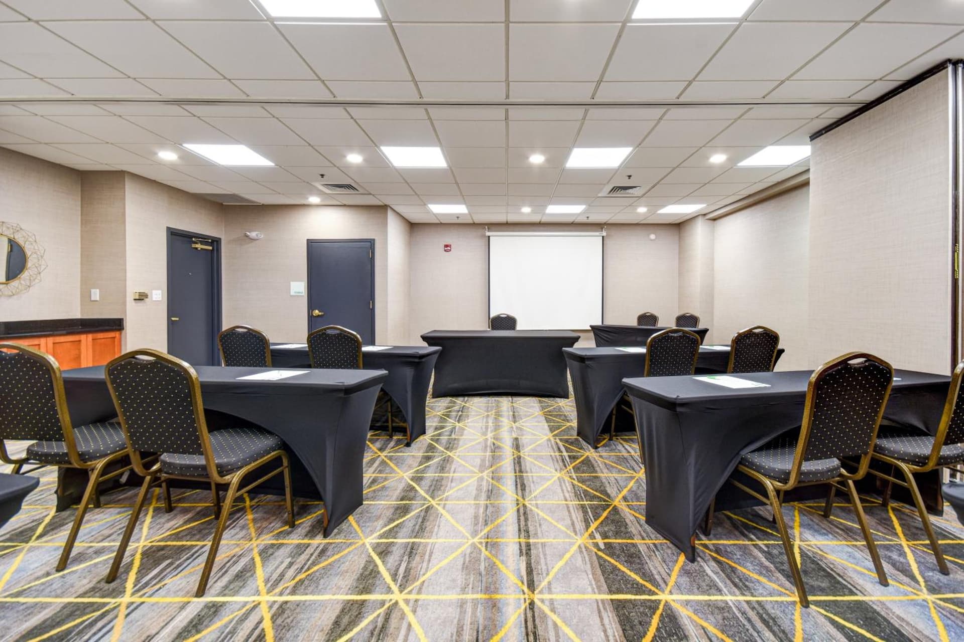 Holiday Inn Allentown-Bethlehem by IHG gallery photo in Allentown, PA — image 10