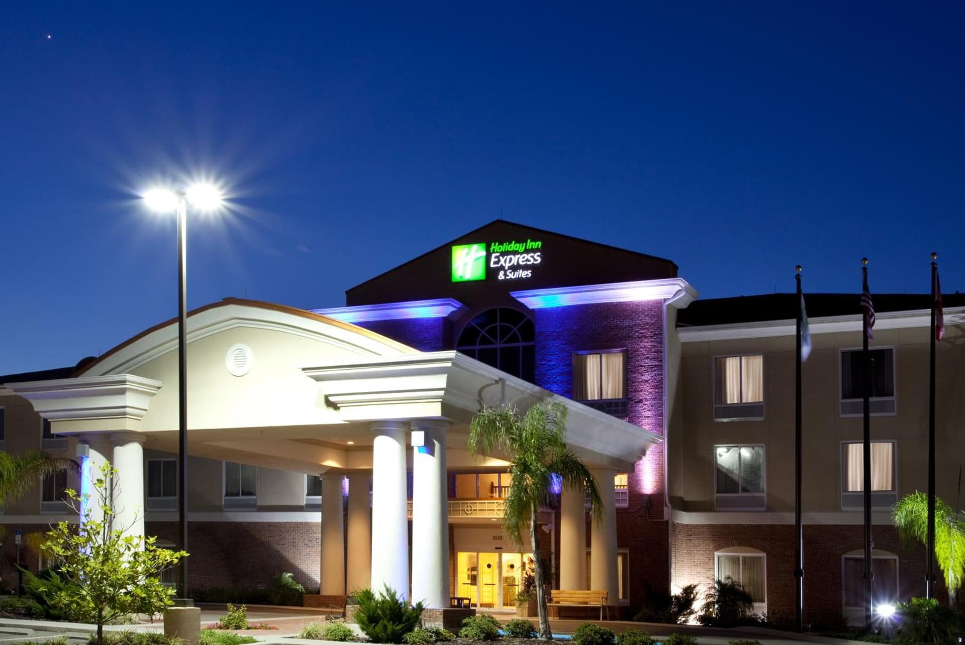 Holiday Inn Express & Suites Spring Hill by IHG interior in Spring Hill, FL — gallery photo 2