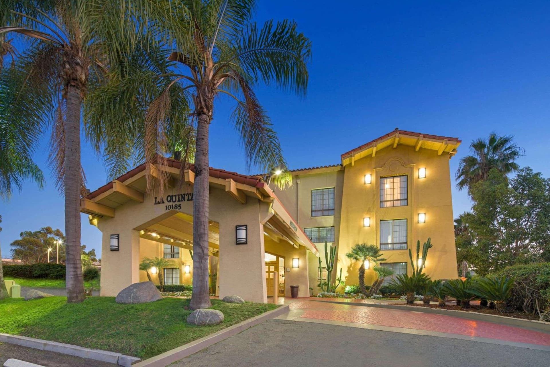 La Quinta Inn by Wyndham San Diego - Miramar property views in Sabre Springs, CA — gallery photo 3