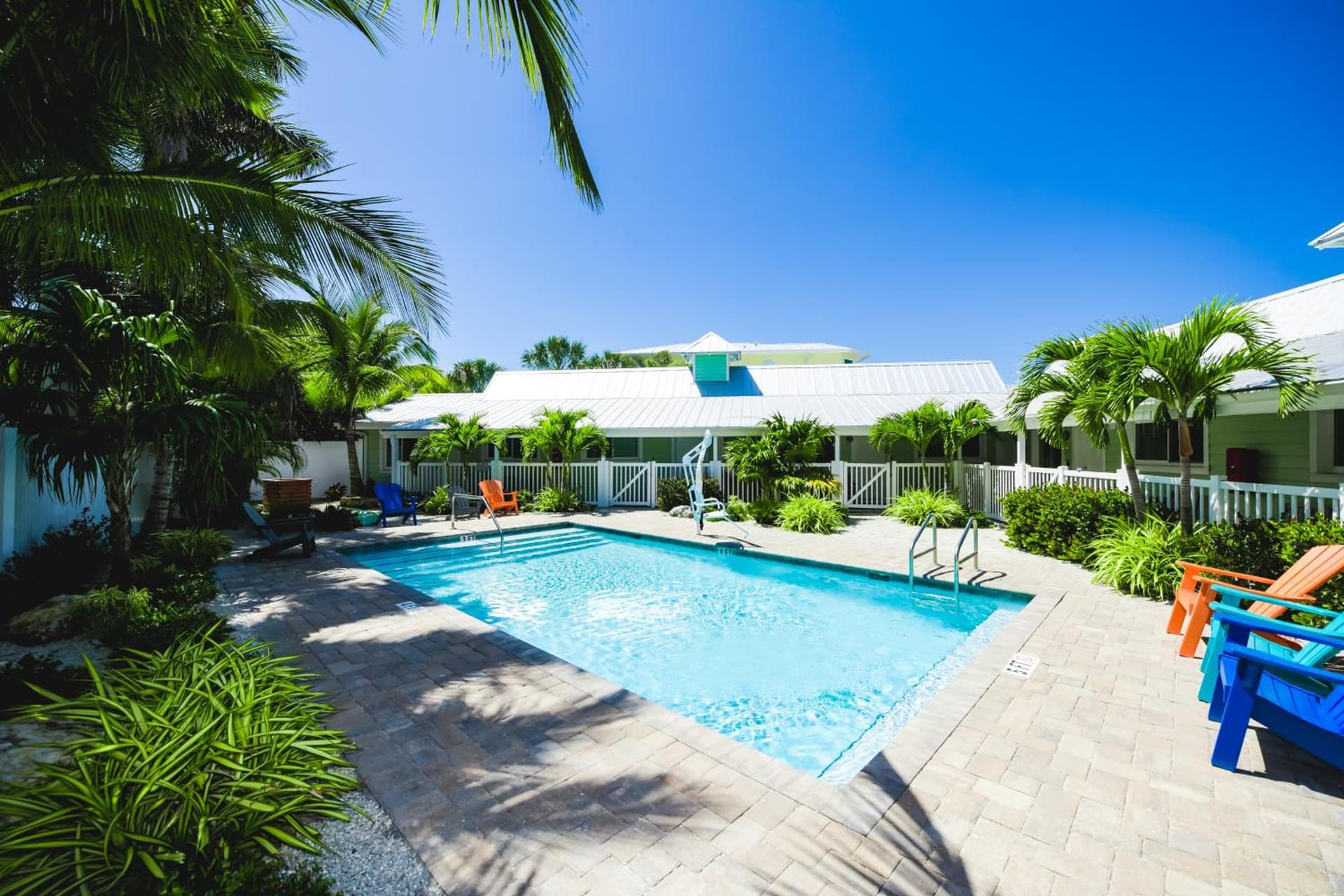 Tropical Breeze Resort interior in Sarasota, FL — gallery photo 2