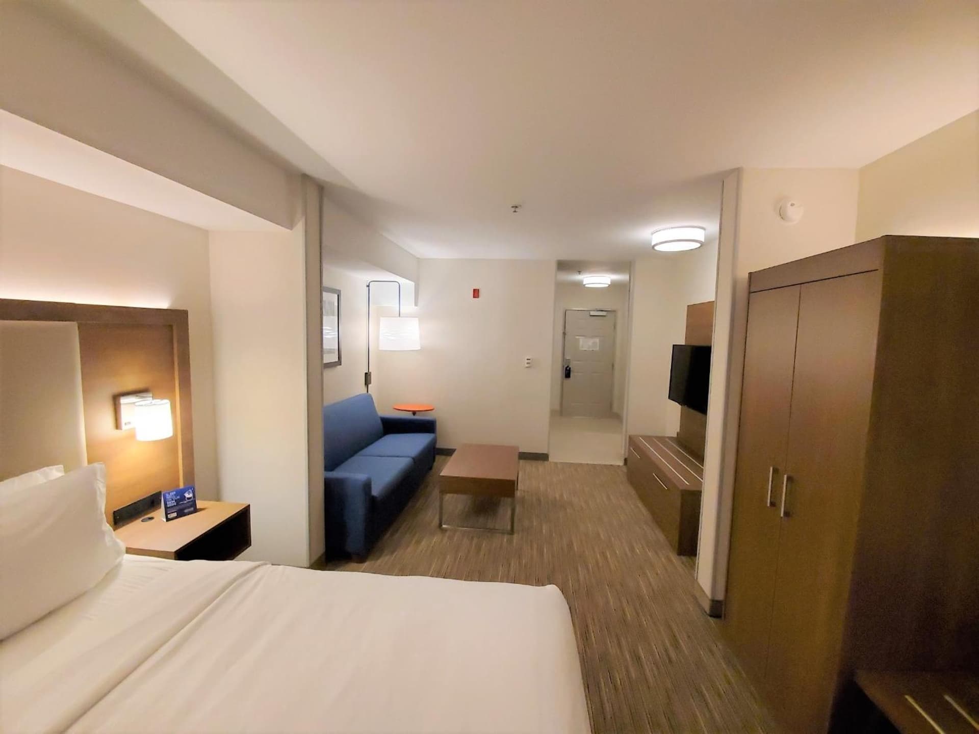 Holiday Inn Express Hotel & Suites Seattle North - Lynnwood by IHG interior in Lynnwood, WA — gallery photo 2