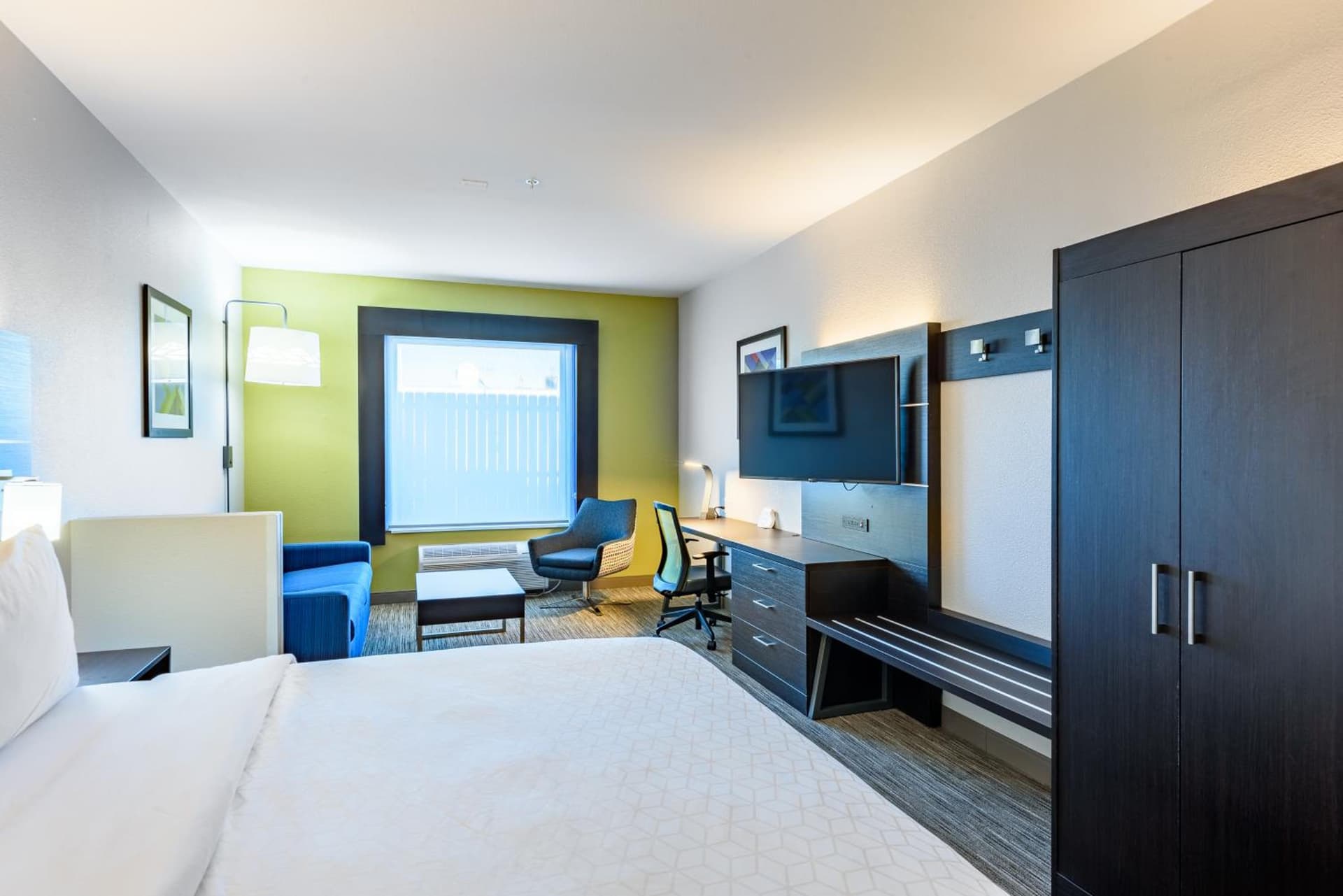 Holiday Inn Express Hotel and Suites Bastrop by IHG interior in Bastrop, TX — gallery photo 2