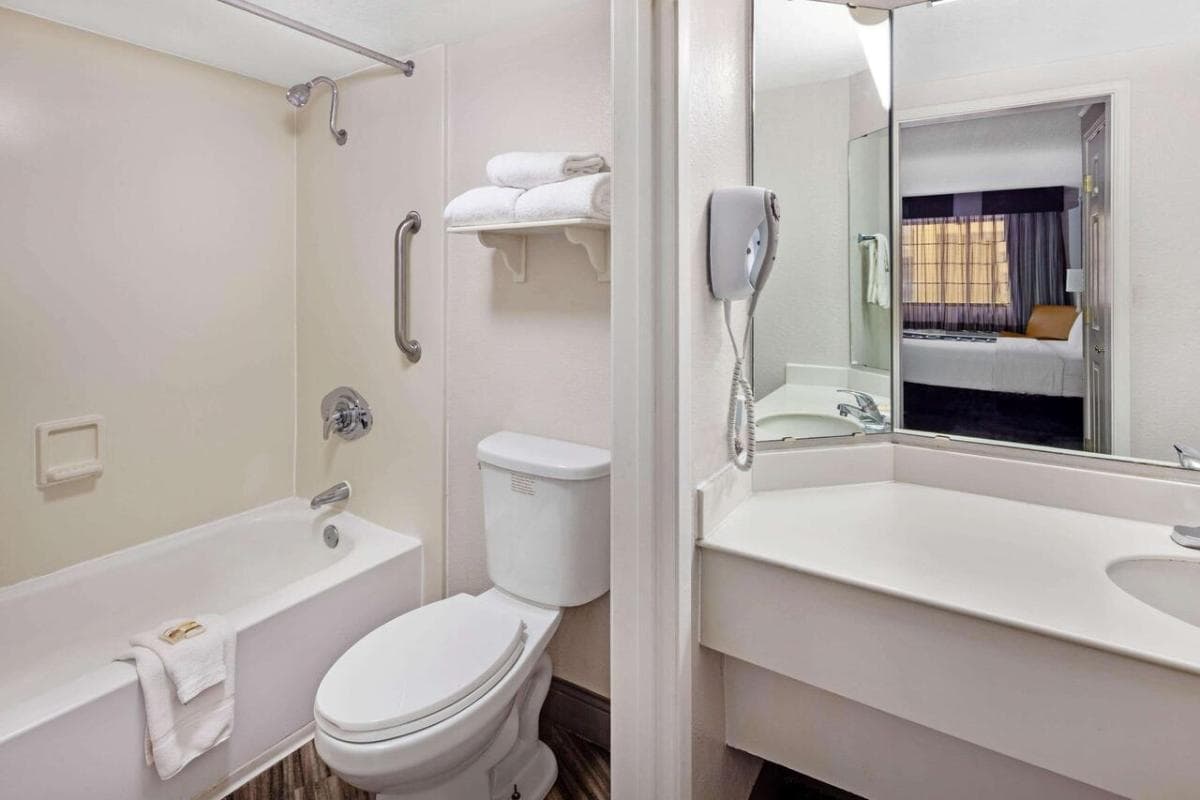 La Quinta Inn by Wyndham Ventura gallery photo in Ventura, CA — image 34