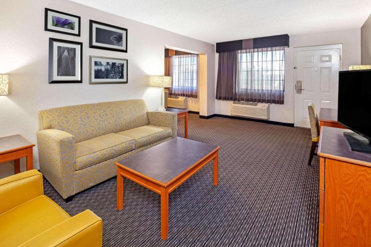 La Quinta Inn by Wyndham Ventura gallery photo in Ventura, CA — image 31