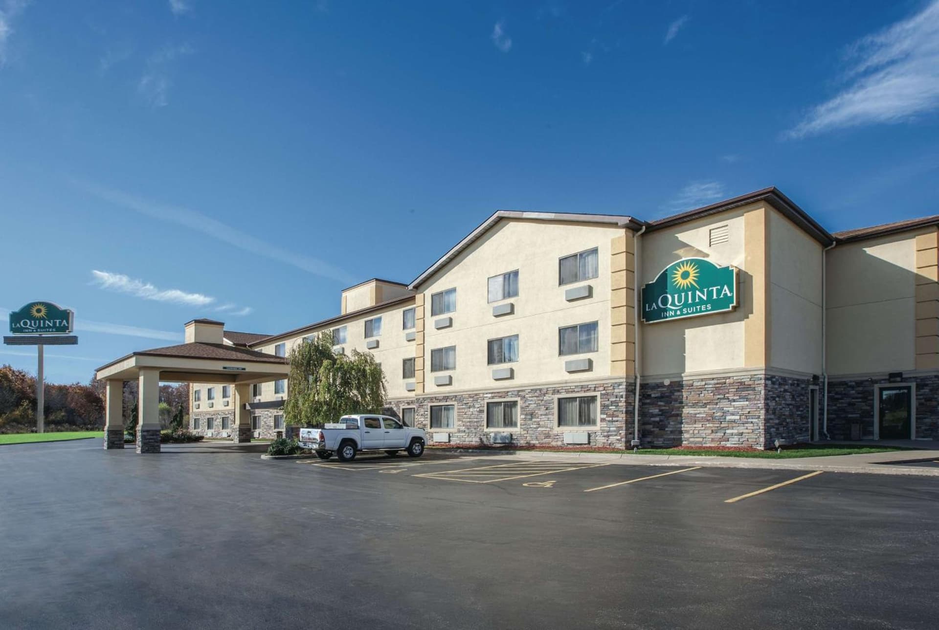 La Quinta by Wyndham Erie gallery photo in Erie, PA — image 56