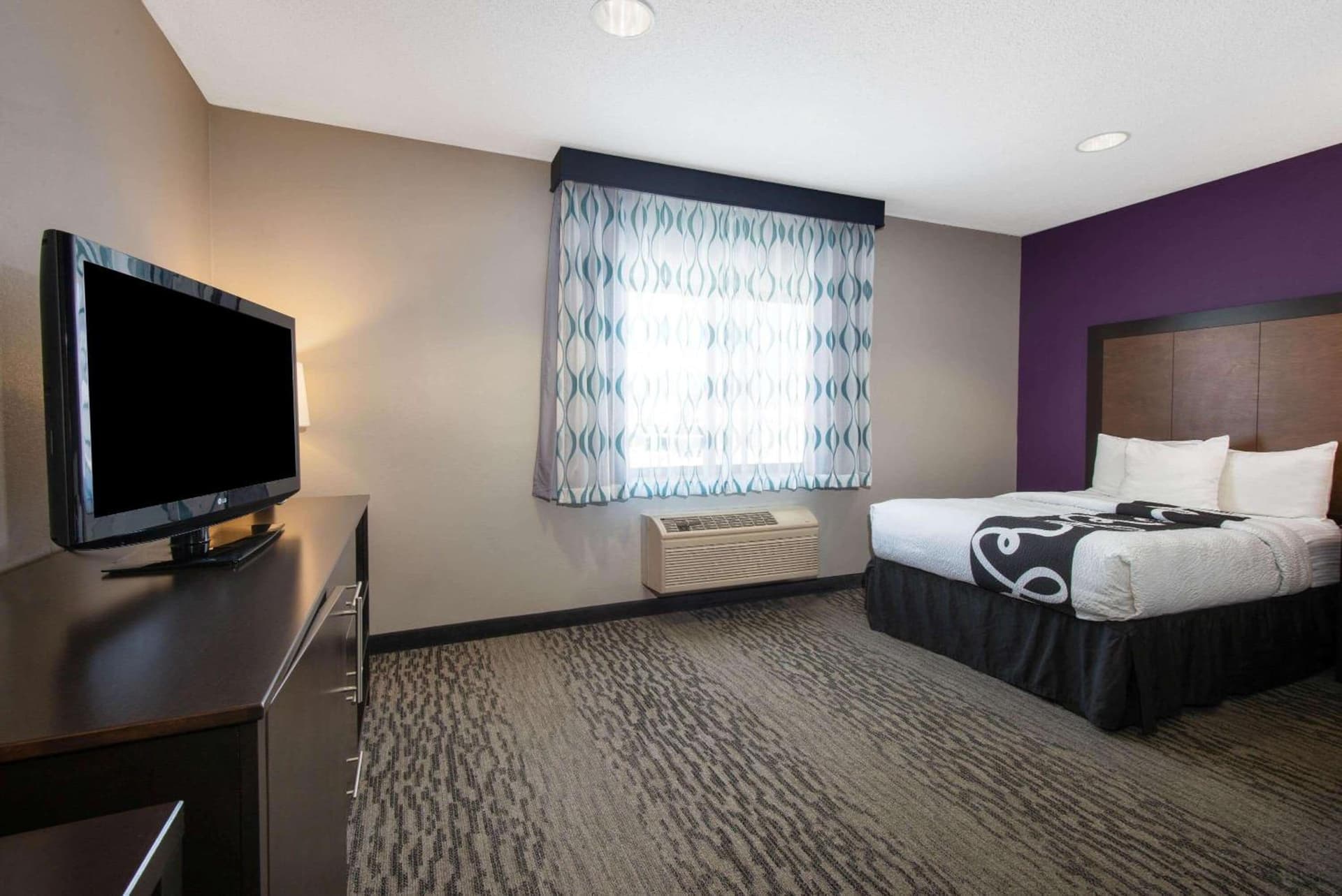 La Quinta by Wyndham Erie gallery photo in Erie, PA — image 59