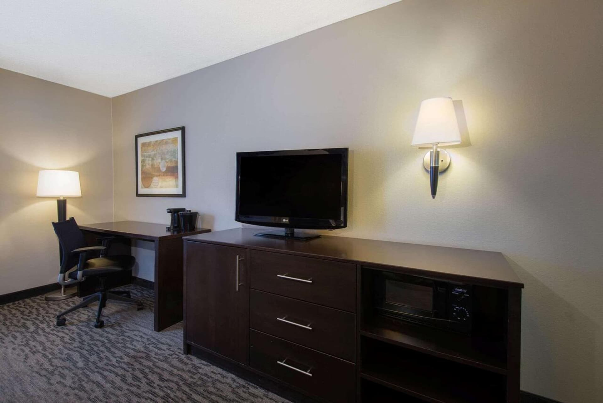 La Quinta by Wyndham Erie gallery photo in Erie, PA — image 42