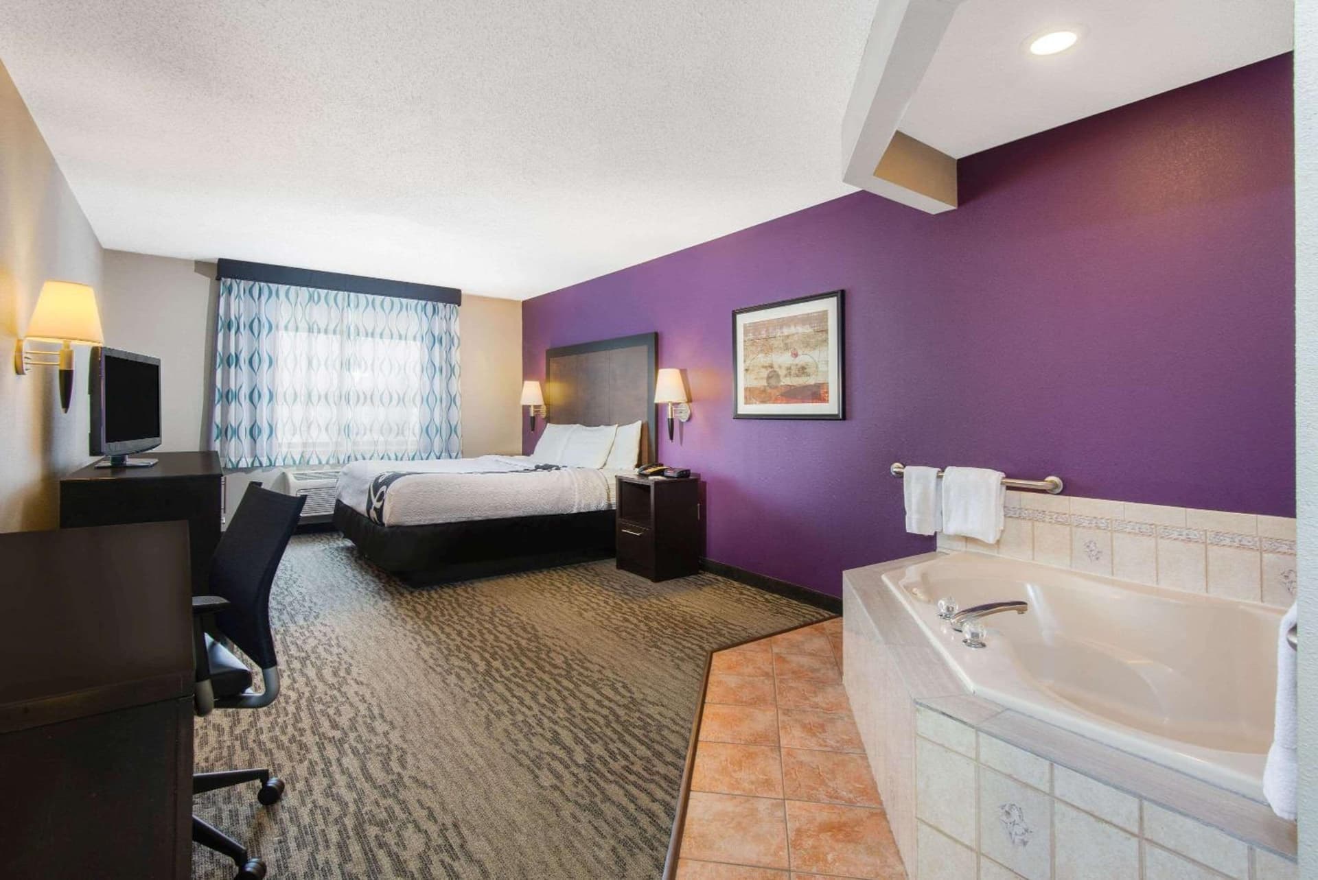 La Quinta by Wyndham Erie gallery photo in Erie, PA — image 33