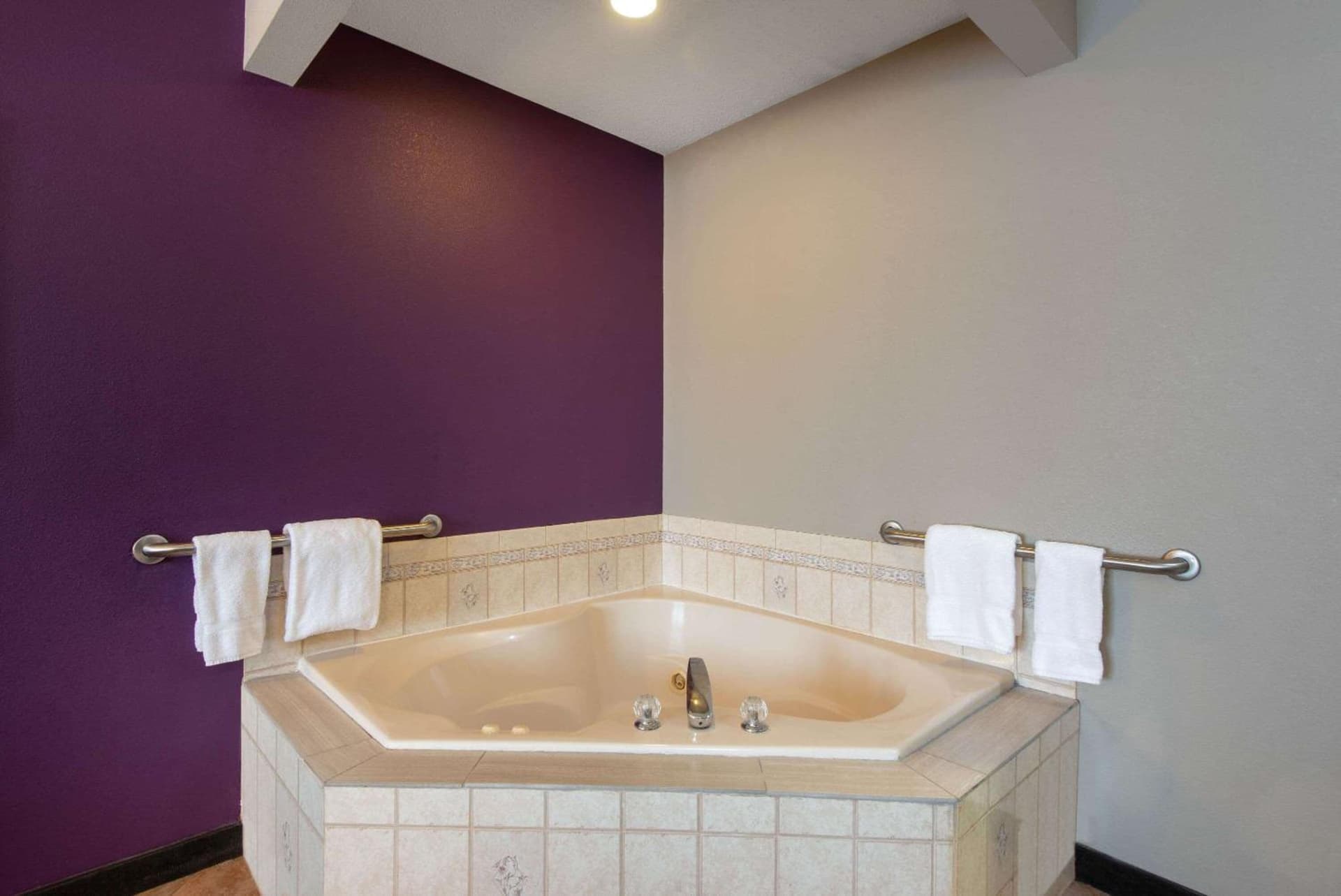 La Quinta by Wyndham Erie gallery photo in Erie, PA — image 17