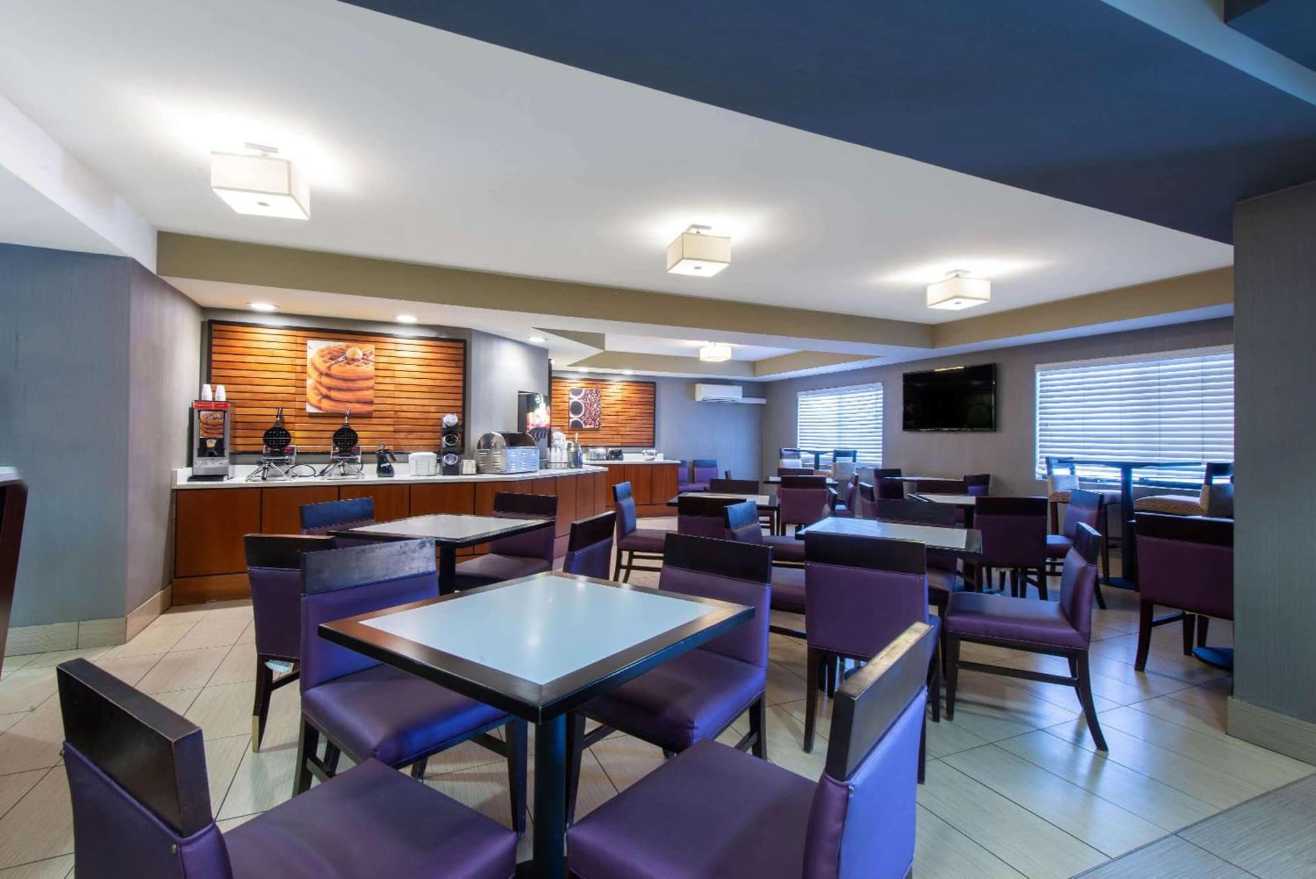 La Quinta by Wyndham Erie gallery photo in Erie, PA — image 53